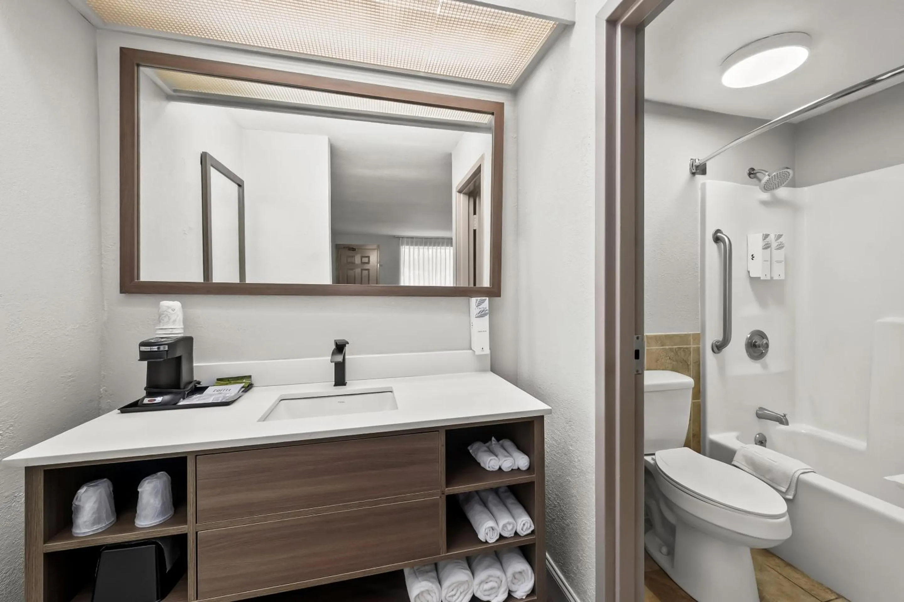 Bathroom in Red Roof Inn Sanford