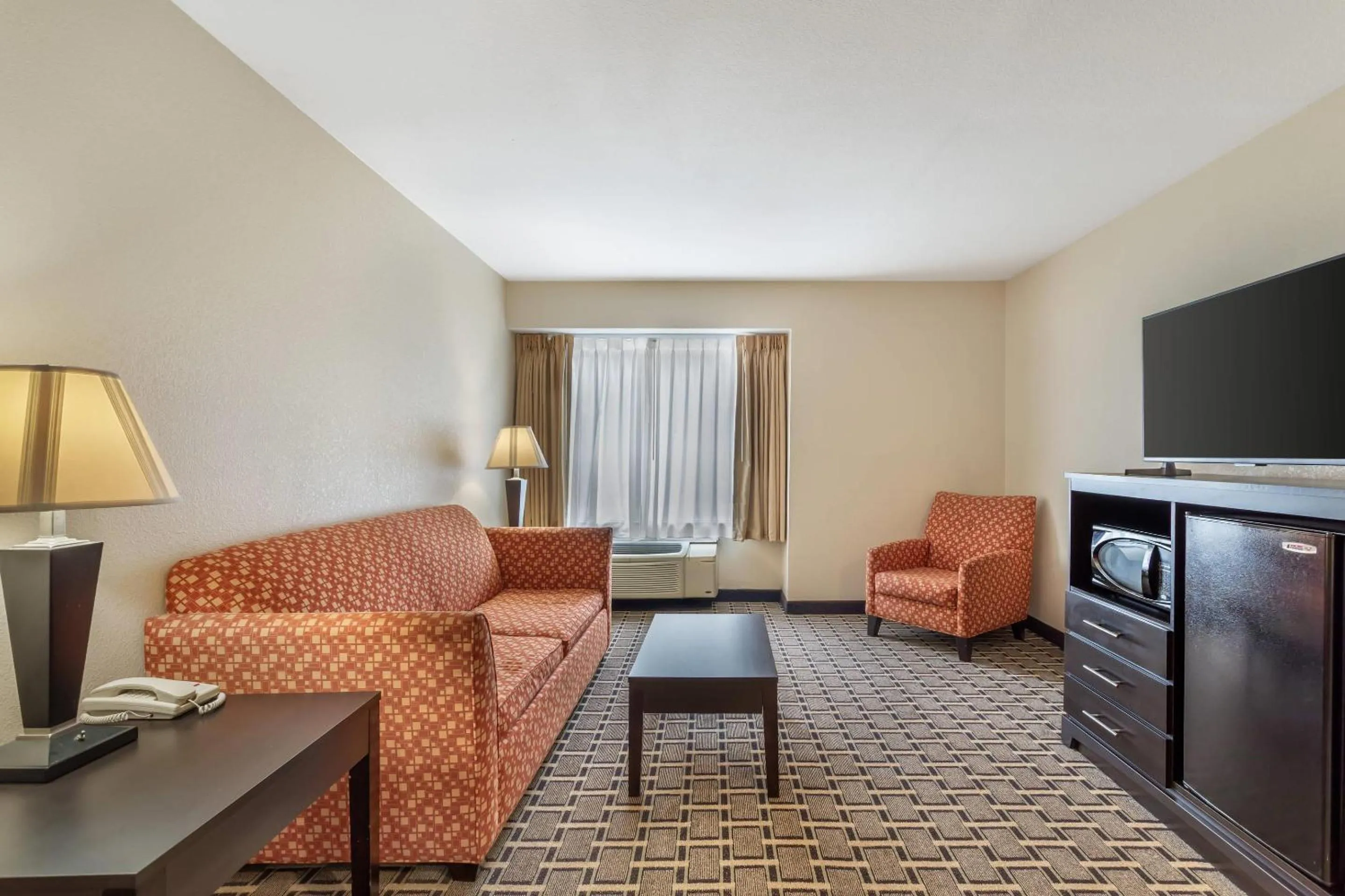 Bedroom in Quality Inn West of Asheville