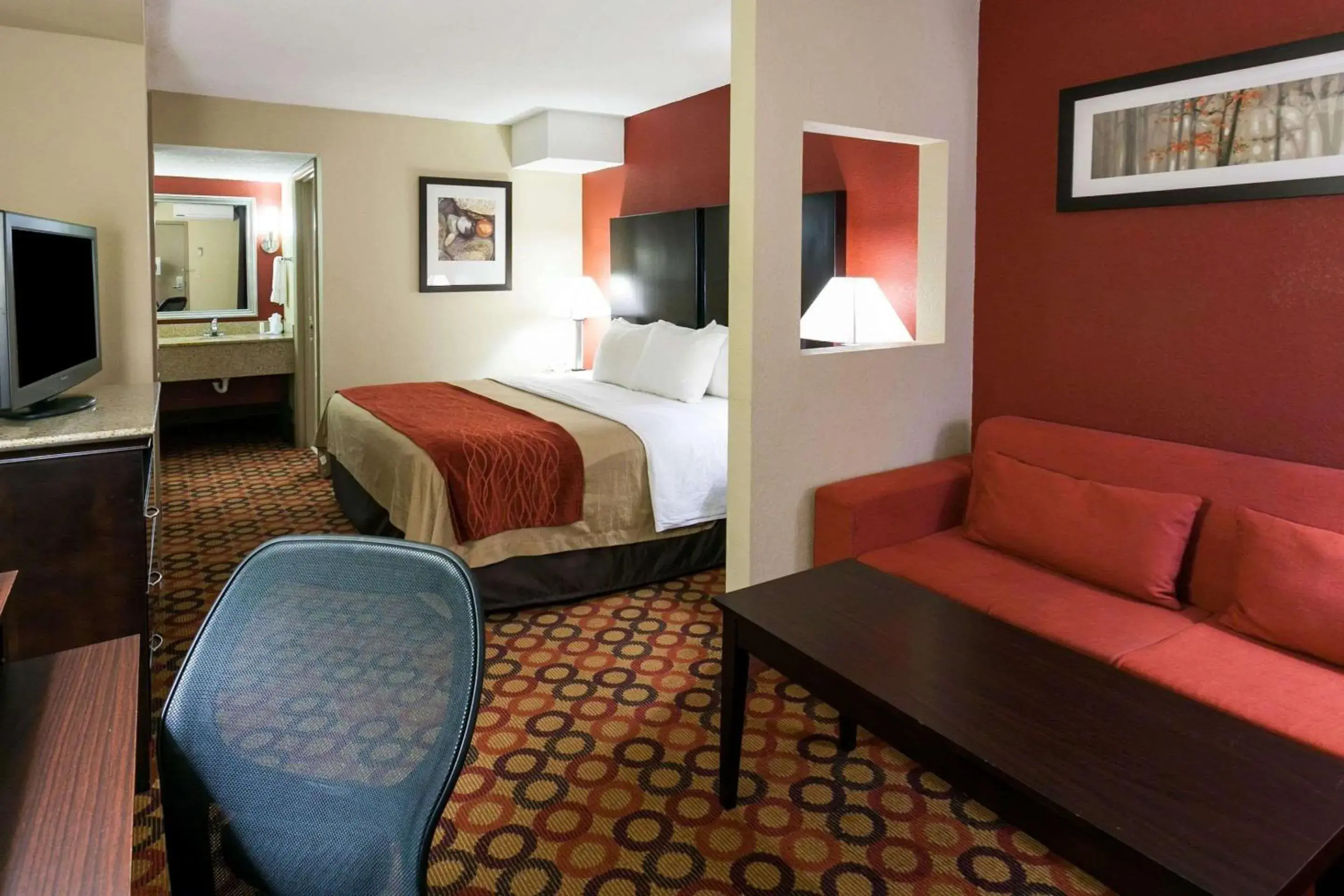 King Suite - Accessible/Non-Smoking in Comfort Inn & Suites Statesville - Mooresville King Suite - Accessible/Non-Smoking in Comfort Inn & Suites Statesville - Mooresville