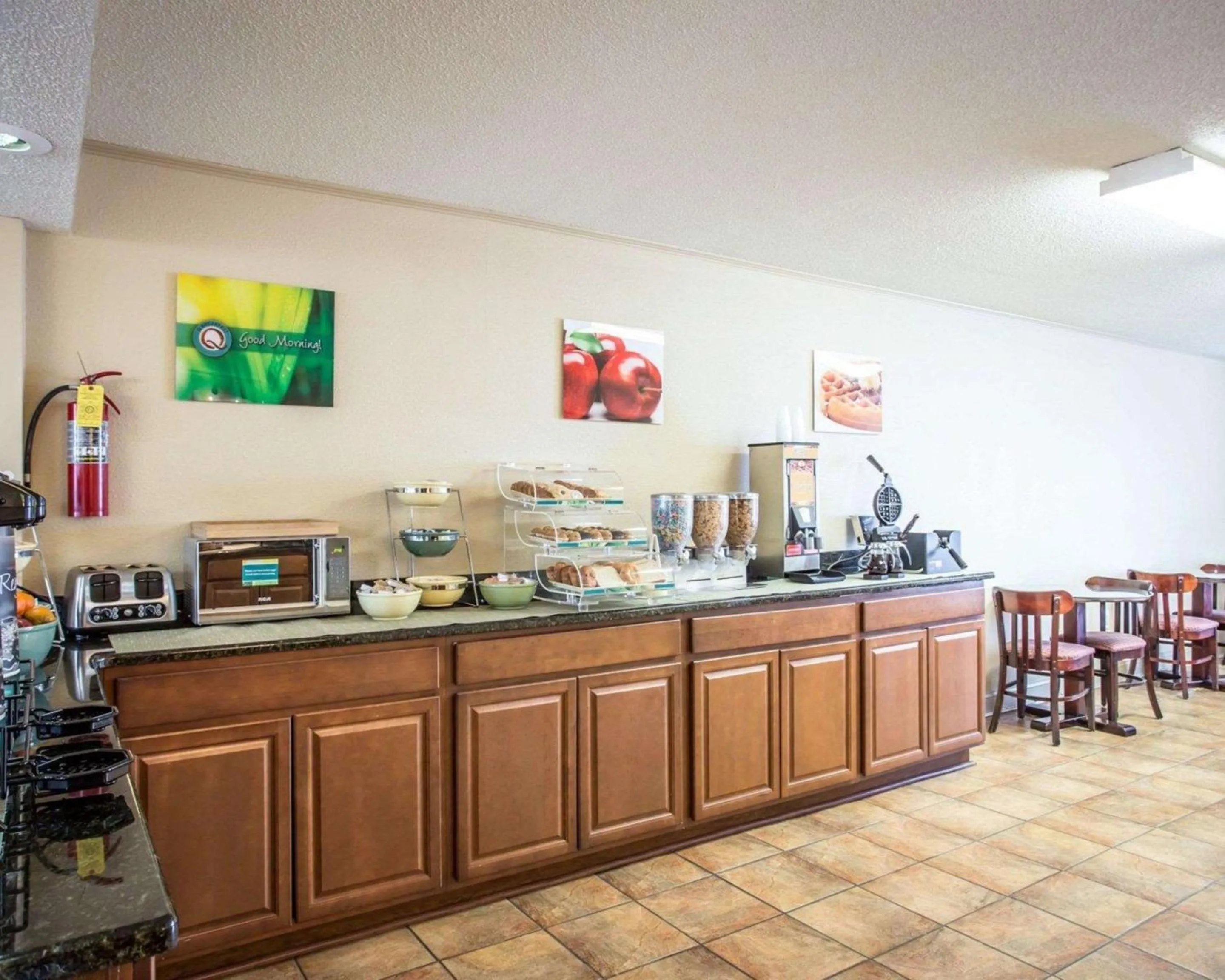 Restaurant/places to eat in Quality Inn & Suites Monroe