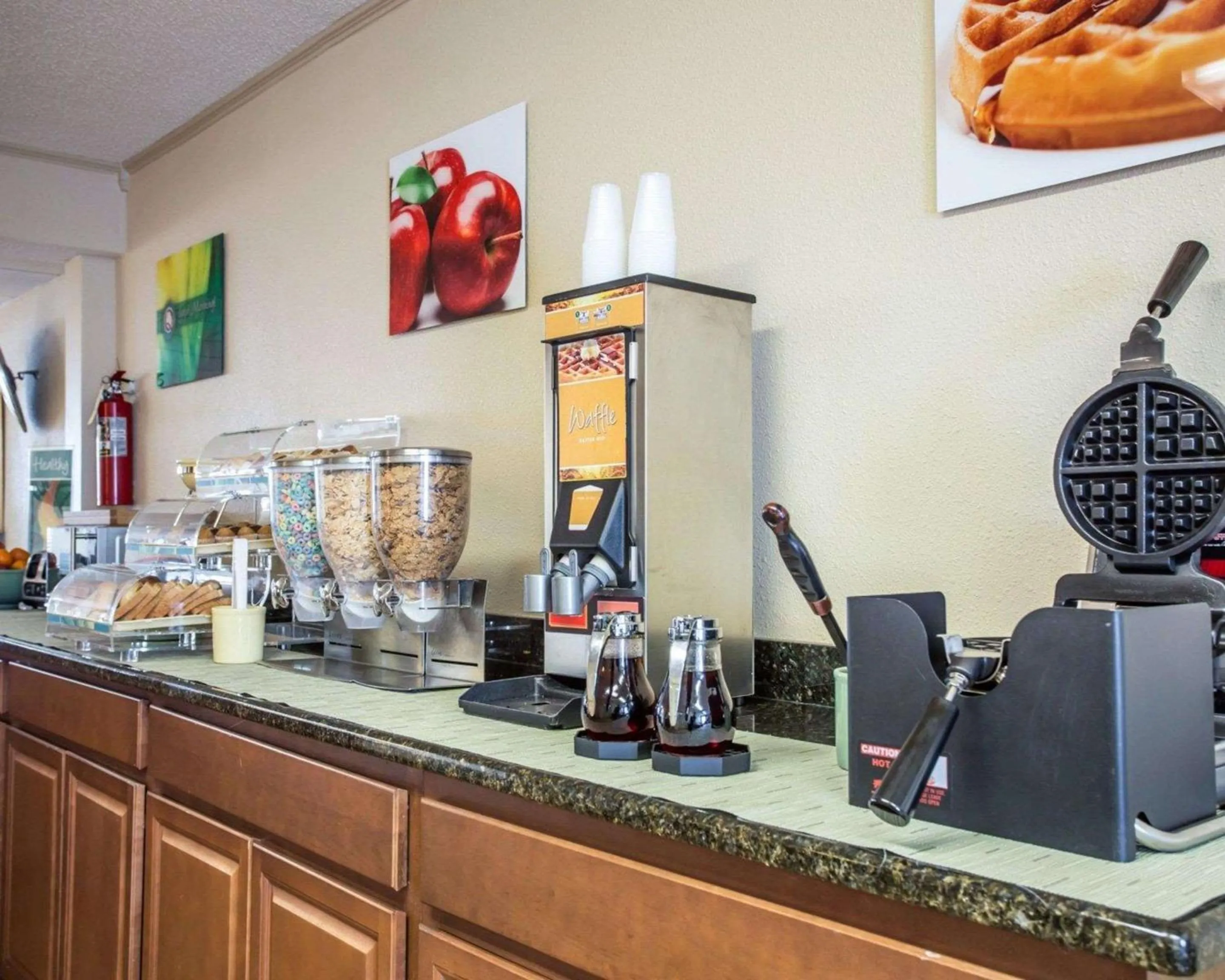 Restaurant/places to eat in Quality Inn & Suites Monroe