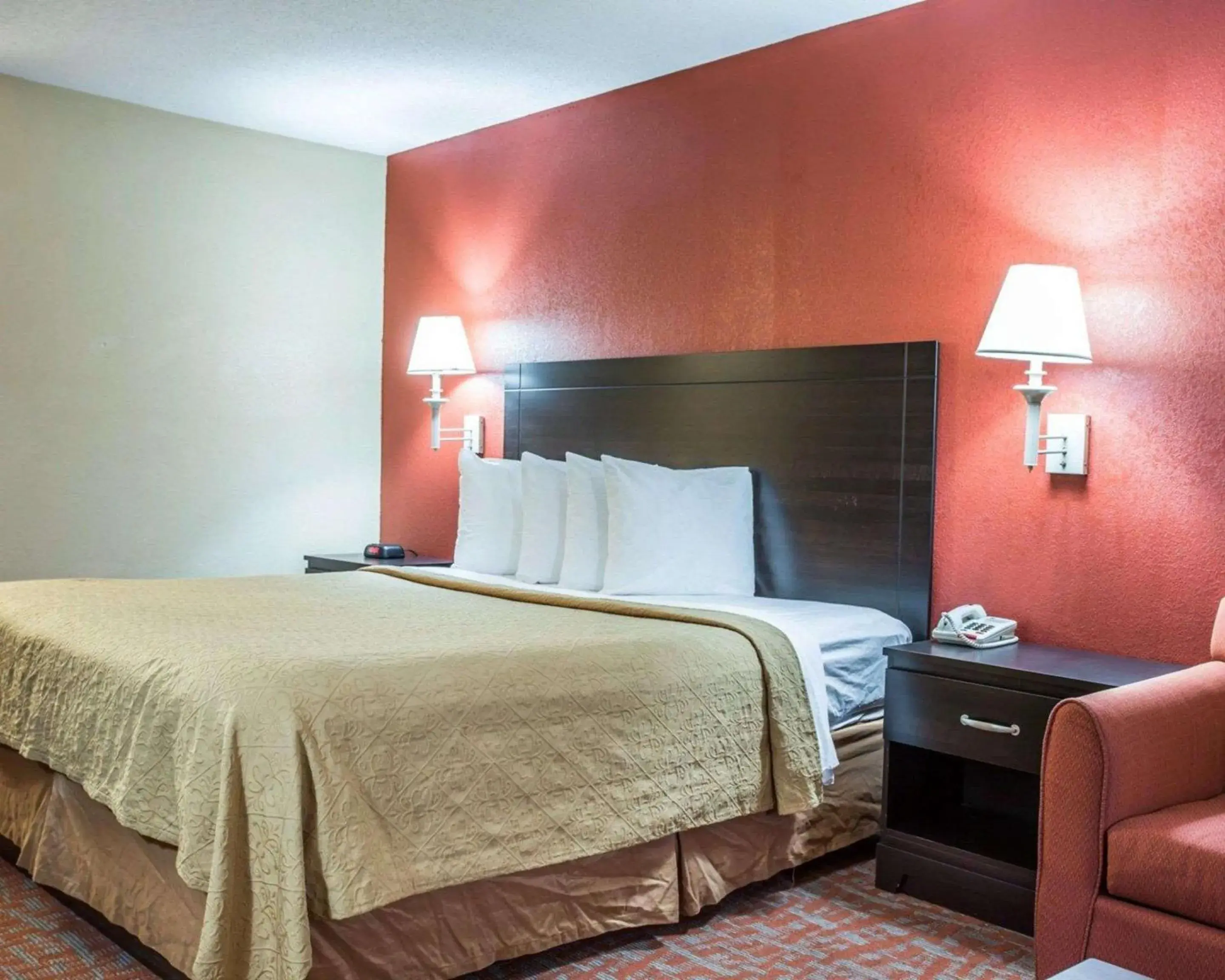 King Room with Accessible Tub - Accessible/Non-Smoking in Quality Inn & Suites Monroe King Room with Accessible Tub - Accessible/Non-Smoking in Quality Inn & Suites Monroe