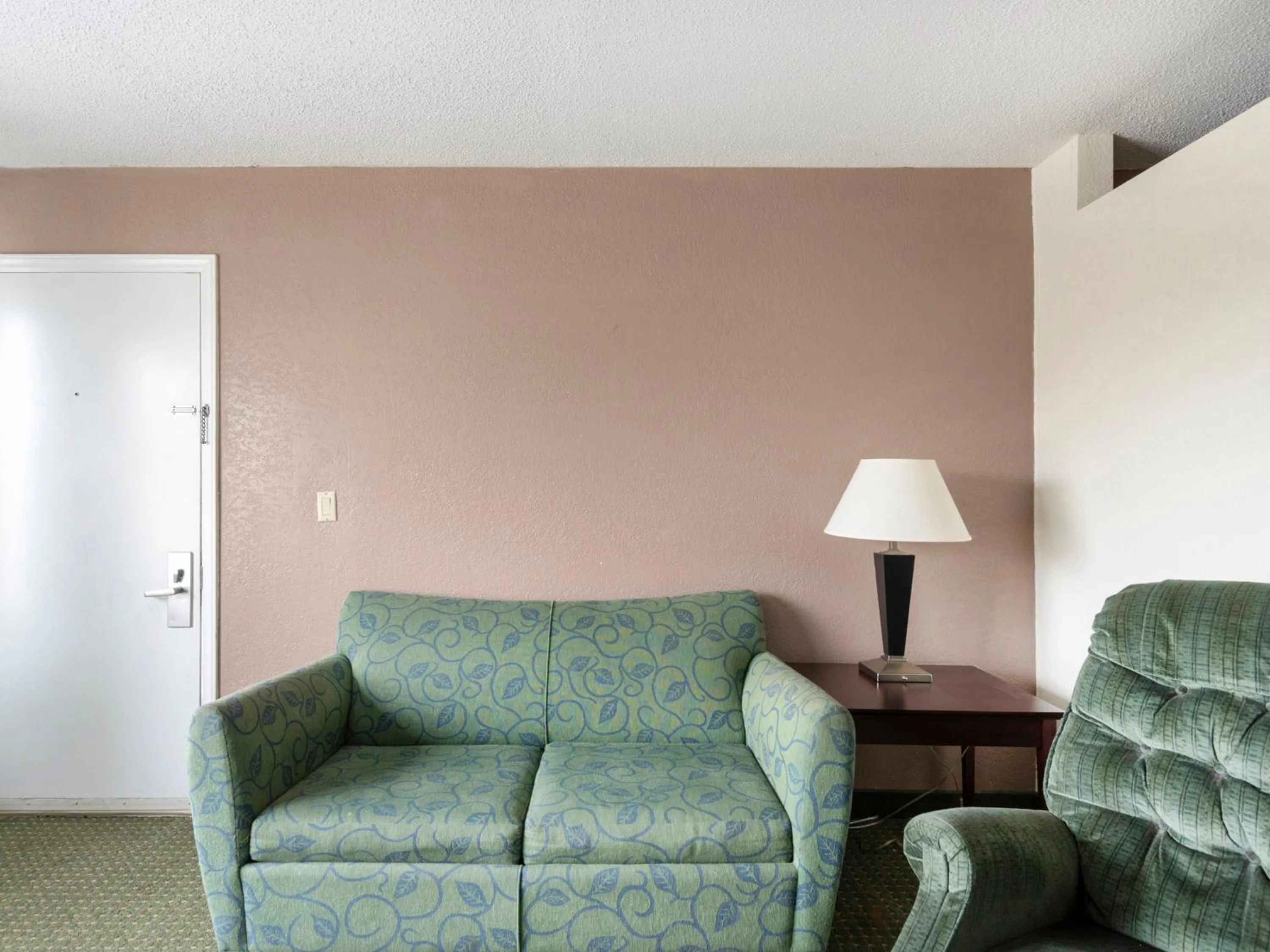 Seating Area in OYO Hotel Kannapolis