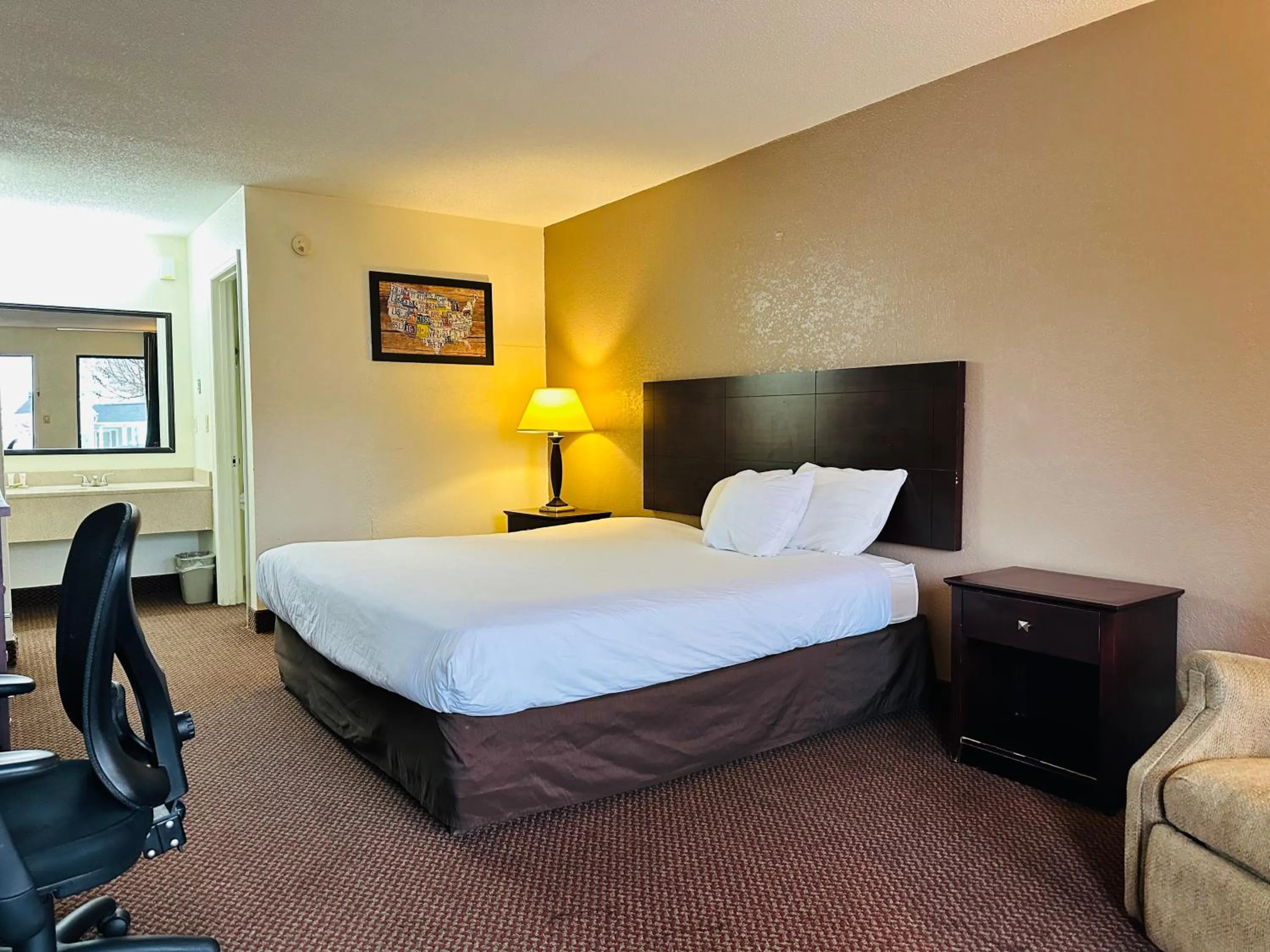 Bedroom, Bed in OYO Hotel Kannapolis