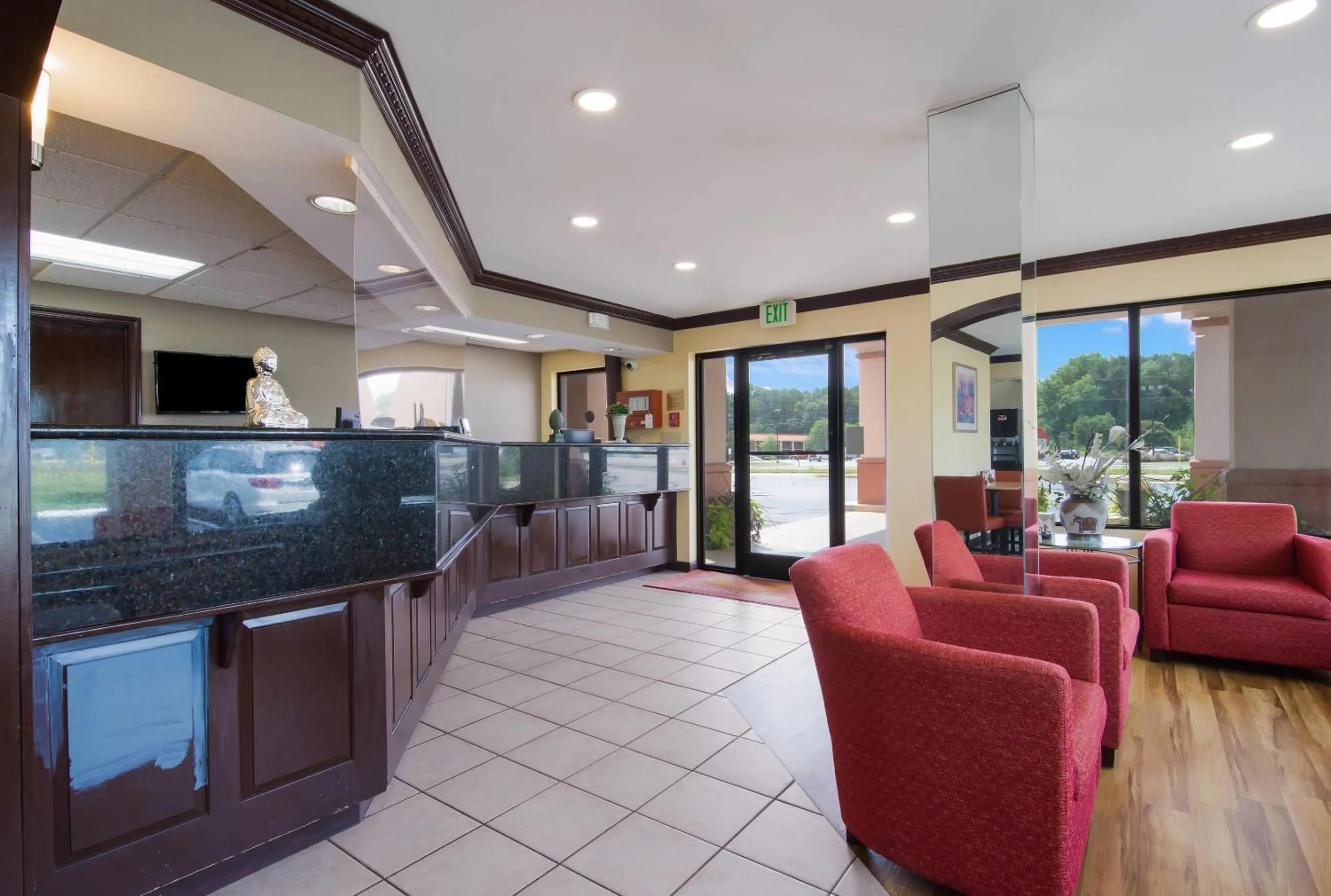 Lobby or reception in Econo Lodge Battleboro - Rocky Mount I-95