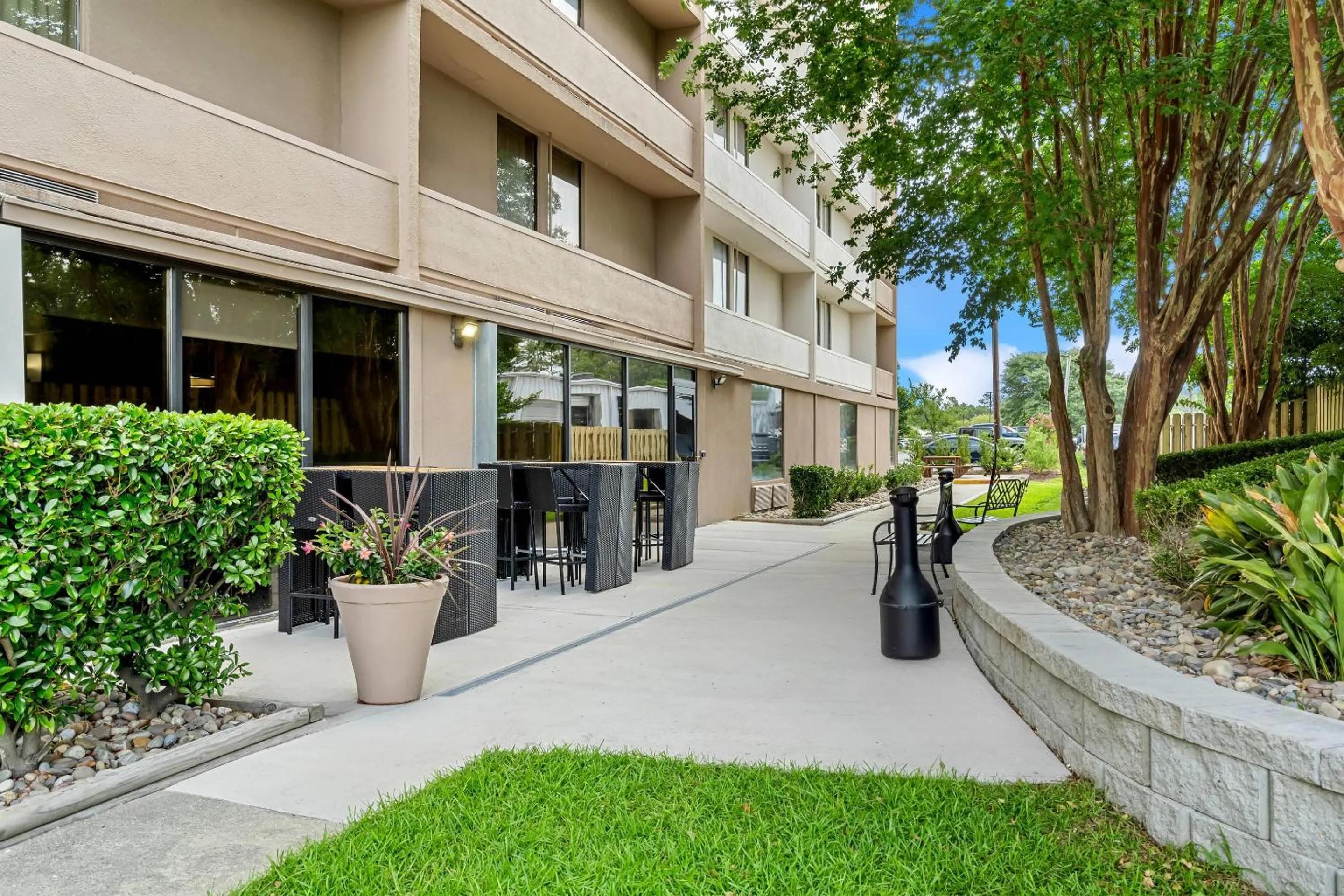 Property building in Comfort Inn University