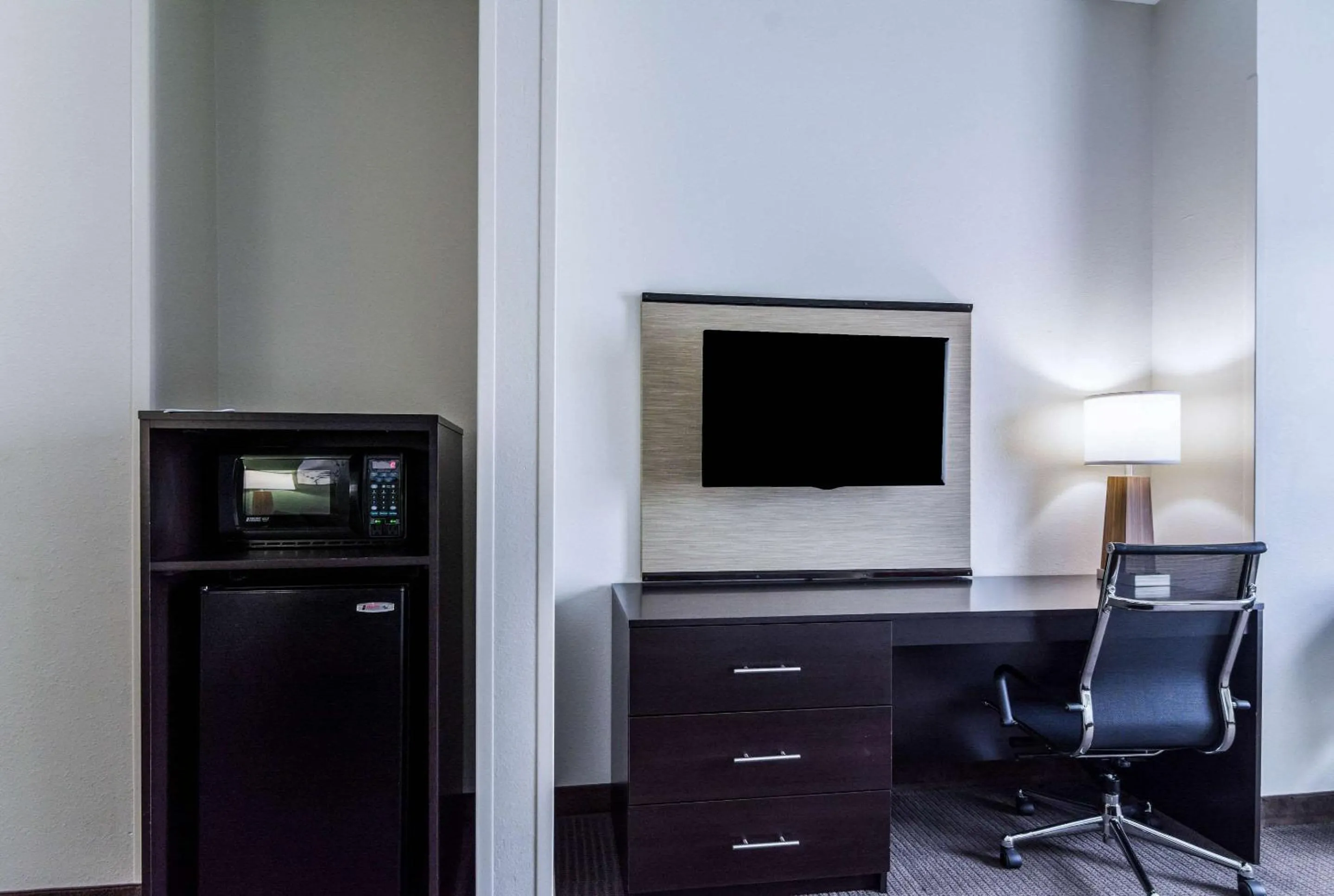 Photo of the whole room in Sleep Inn & Suites Smithfield near I-95