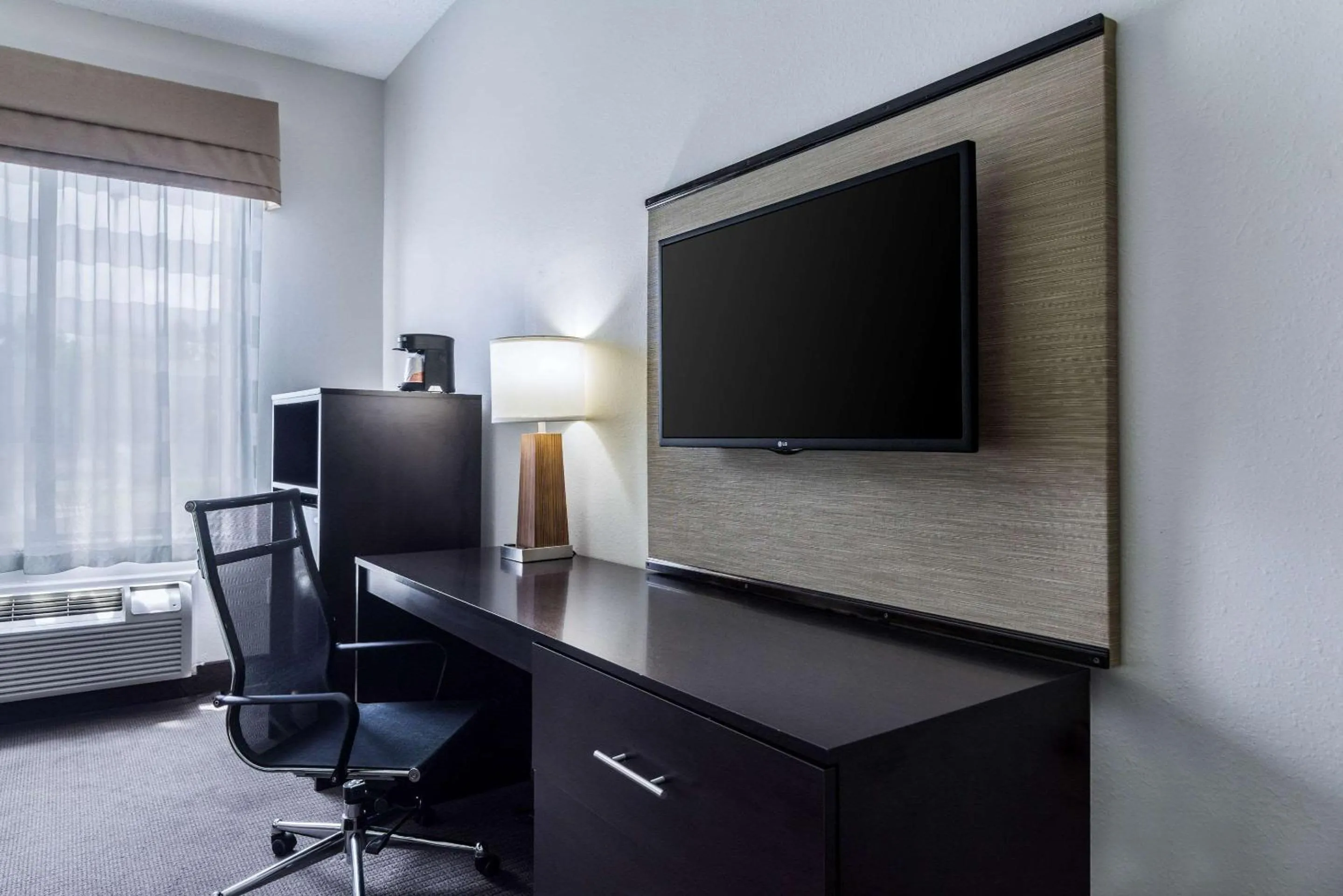 Photo of the whole room in Sleep Inn & Suites Smithfield near I-95