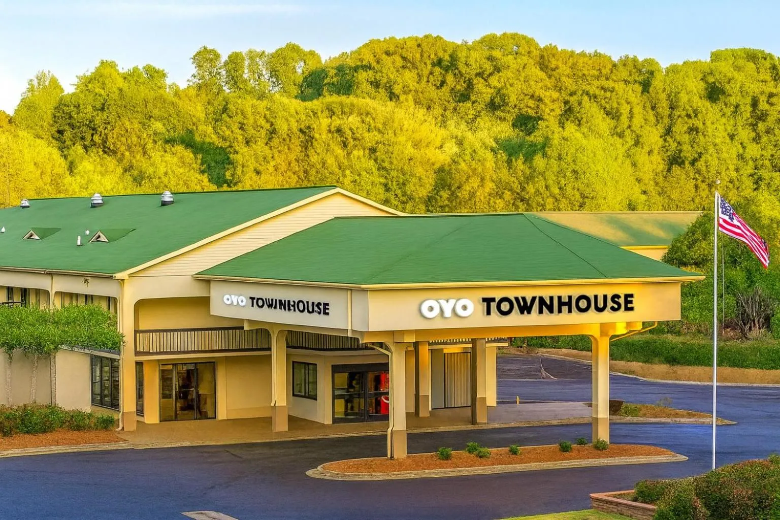 Property building in Townhouse Winston Salem - University