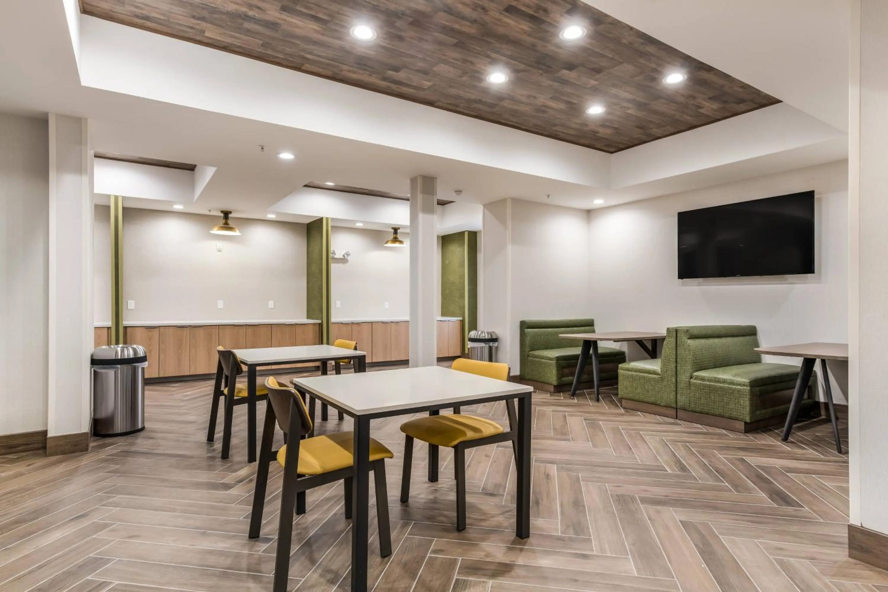 Breakfast in Fairfield by Marriott Inn & Suites Greensboro Coliseum Area