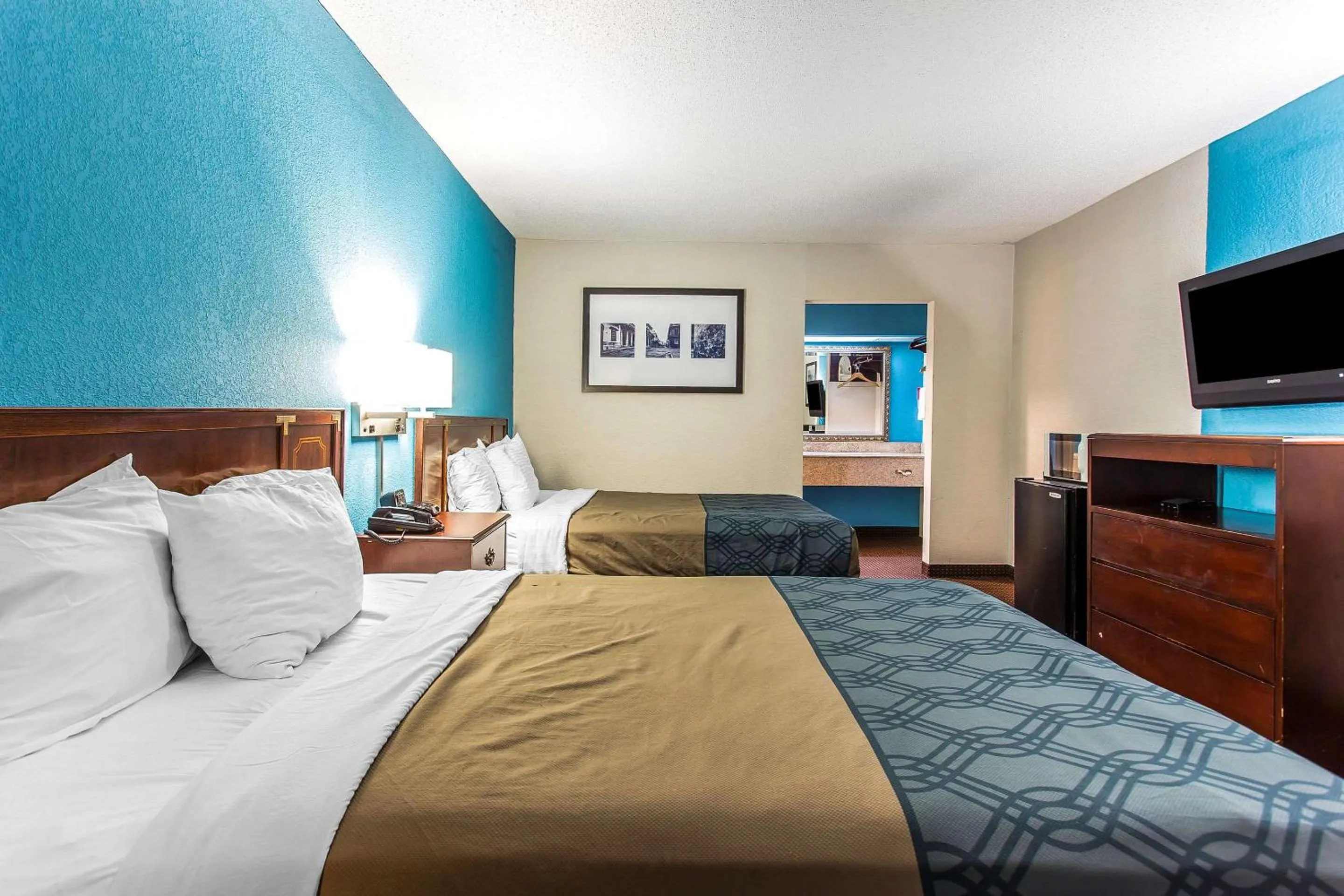 Bedroom in Econo Lodge Elizabeth City near University