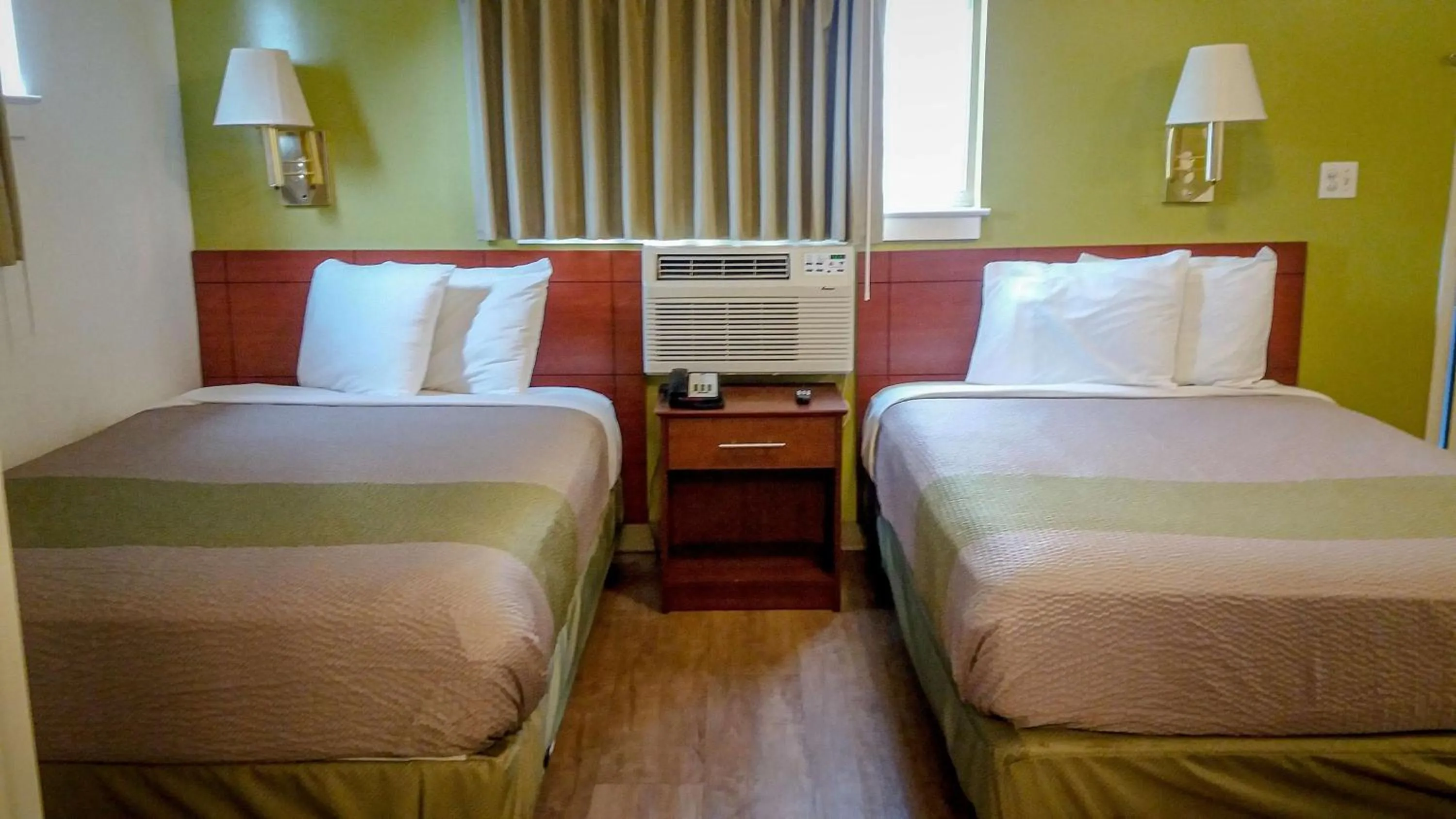 Bedroom, Bed in Motel 6-Greensboro, NC - I-40