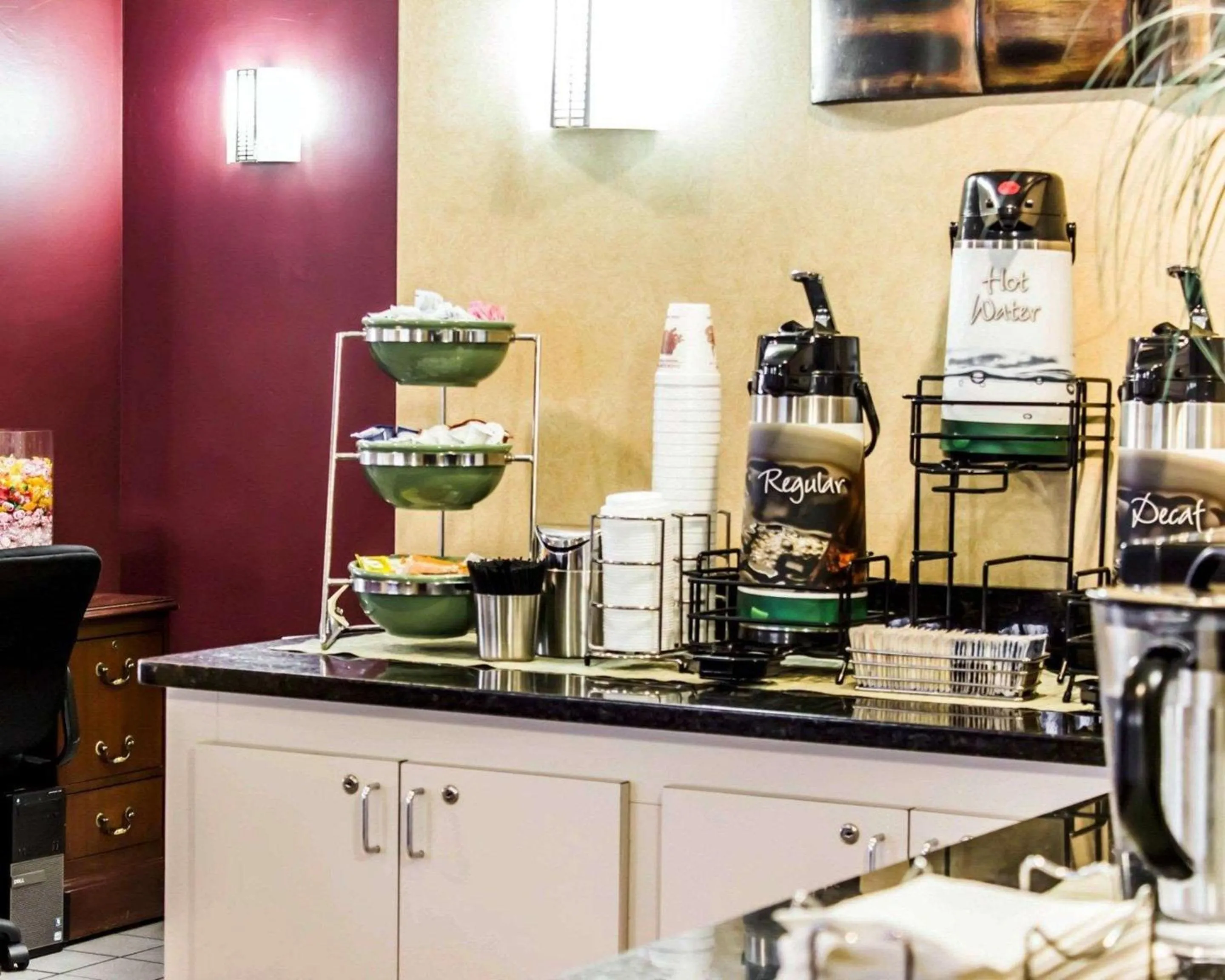 Restaurant/places to eat in Quality Inn Roanoke near Lake Gaston