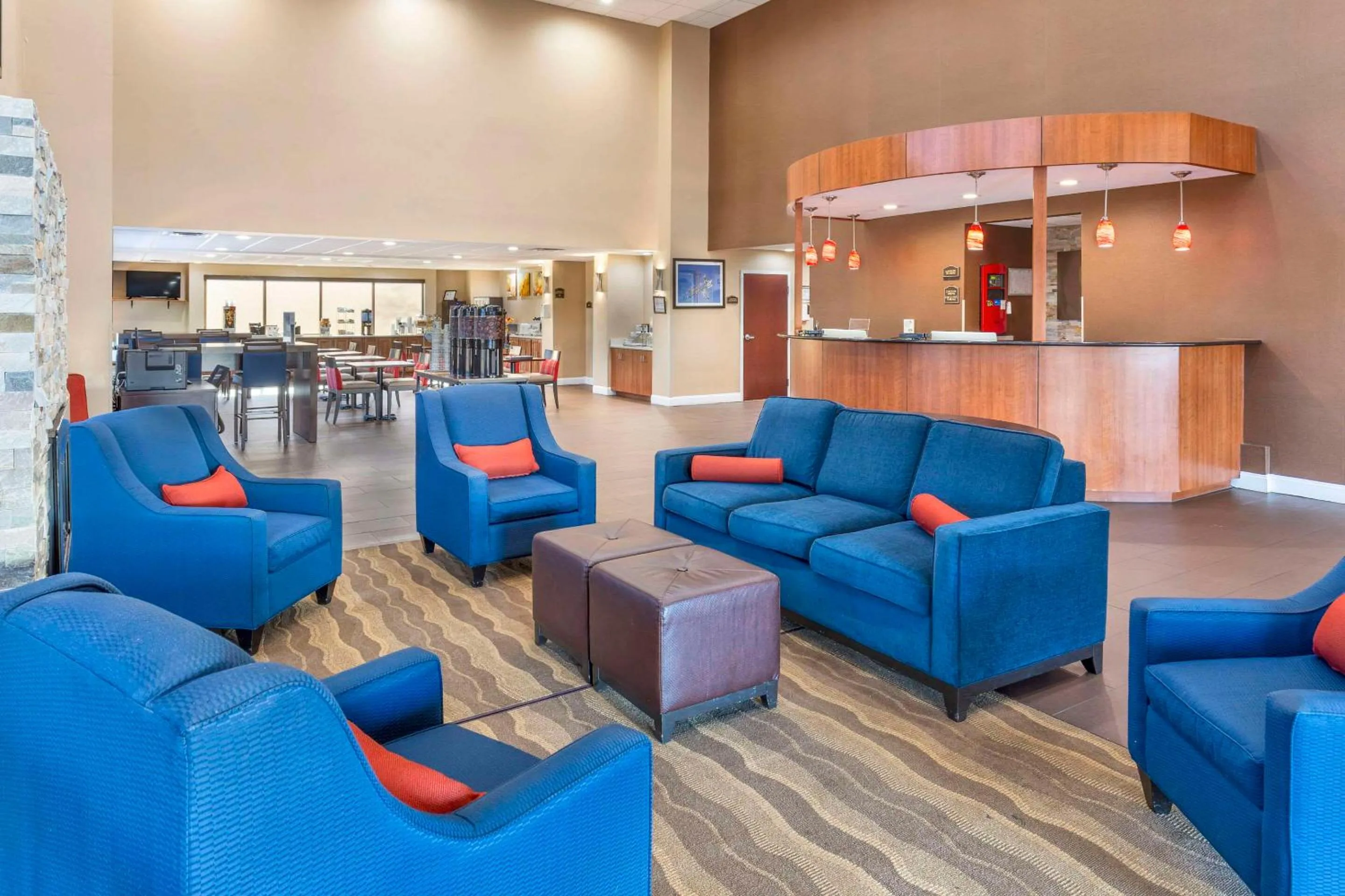 Lobby or reception in Comfort Suites Wilson - I - 95