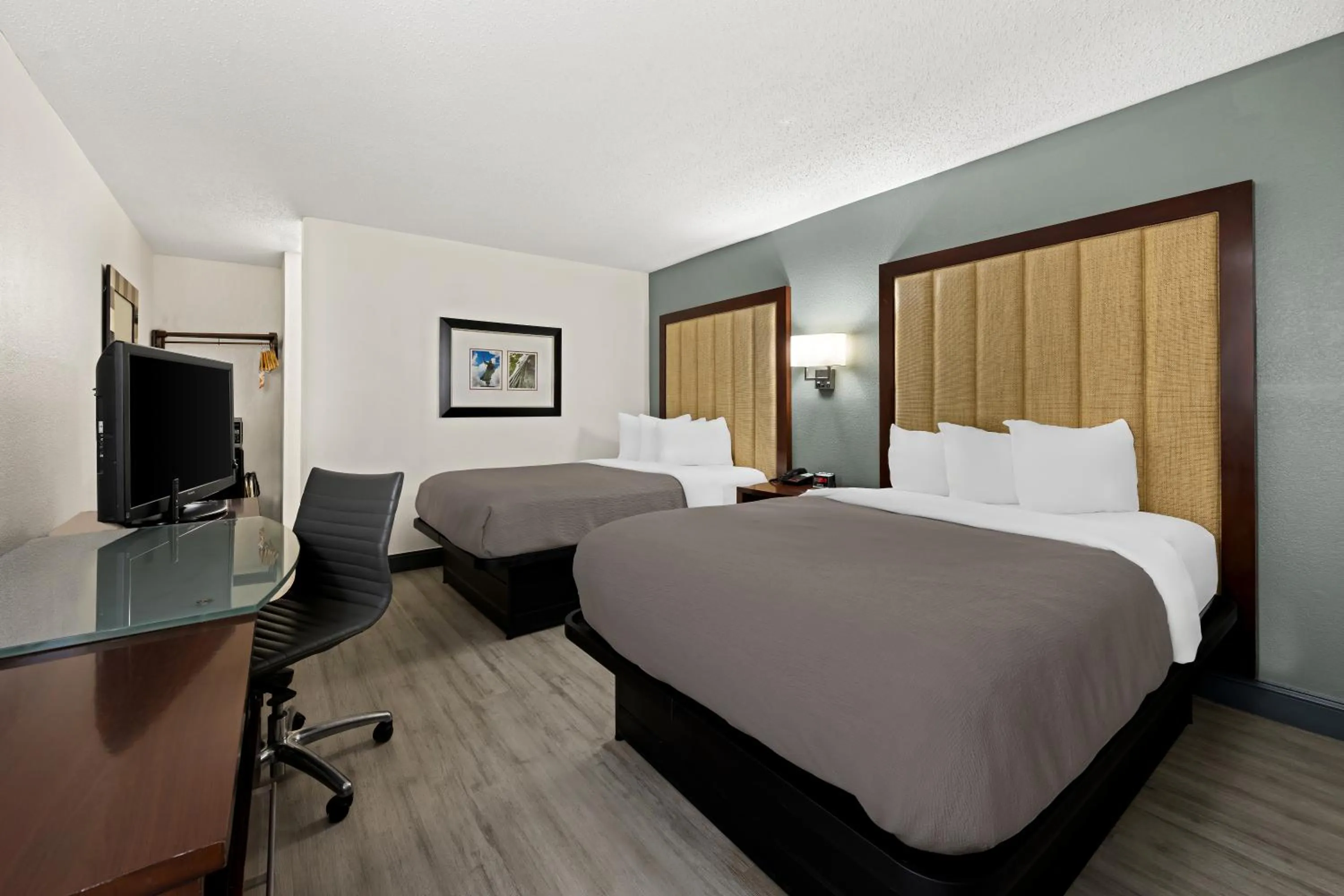 Bedroom, Bed in Quality Inn Rocky Mount - Golden East Area