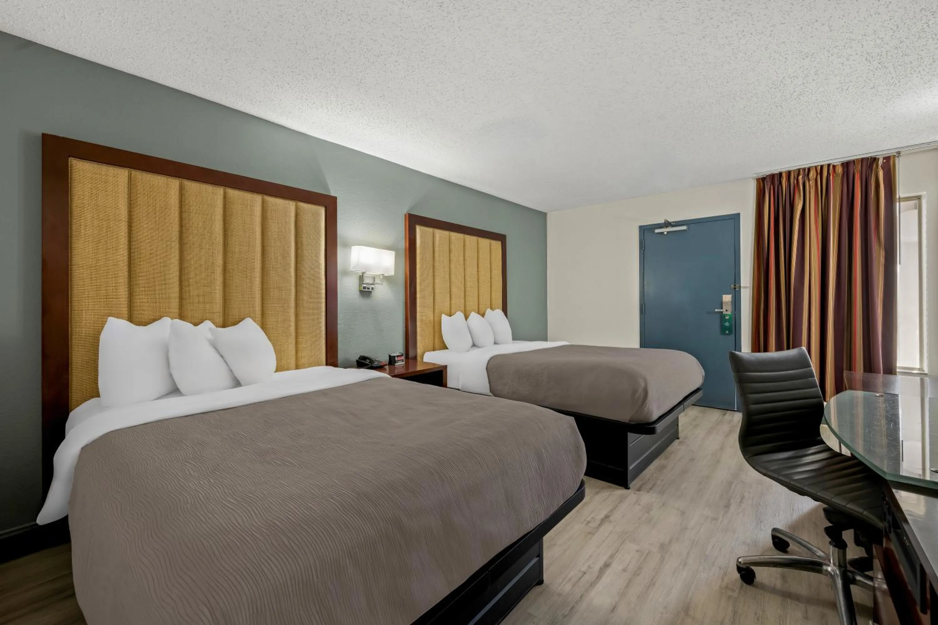 Bedroom, Bed in Quality Inn Rocky Mount - Golden East Area