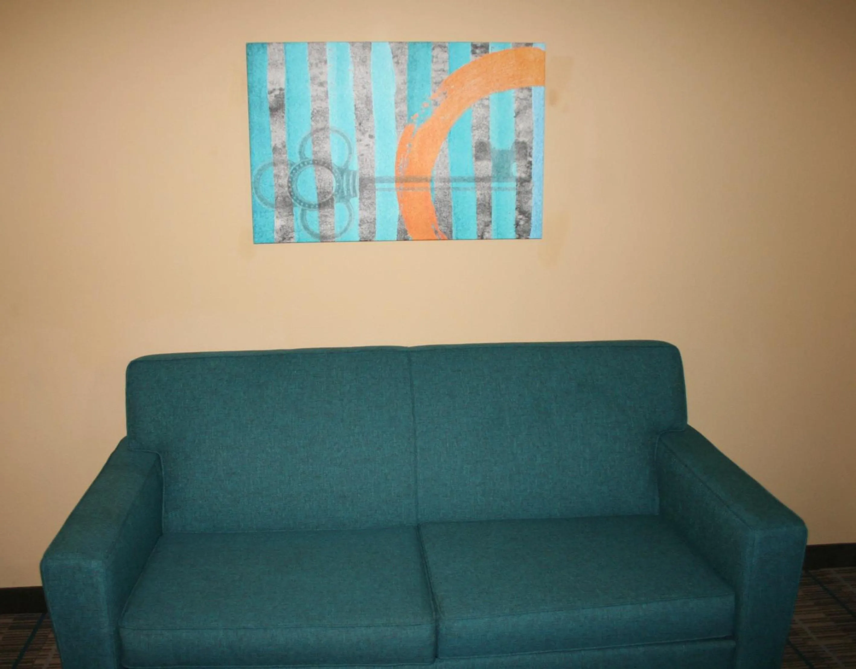Seating area in MainStay Suites Jacksonville near Camp Lejeune