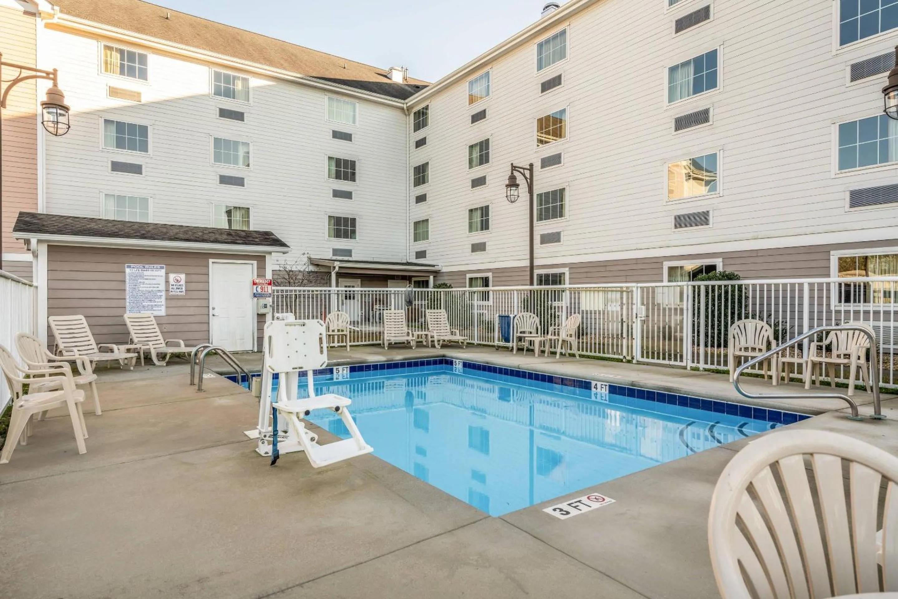 Swimming pool in Suburban Studios Near Camp Lejeune
