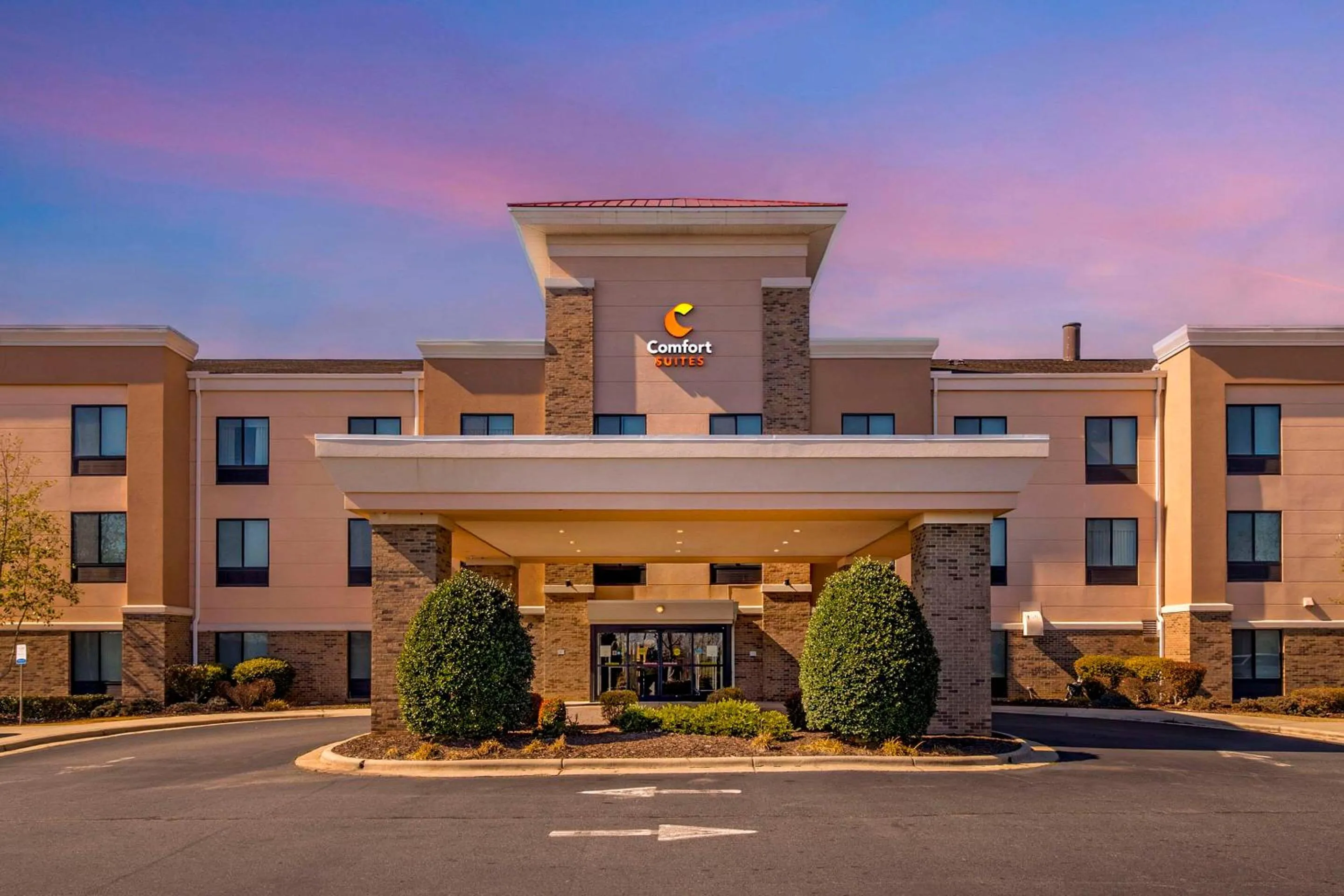Property building in Comfort Suites Whitsett - Greensboro East