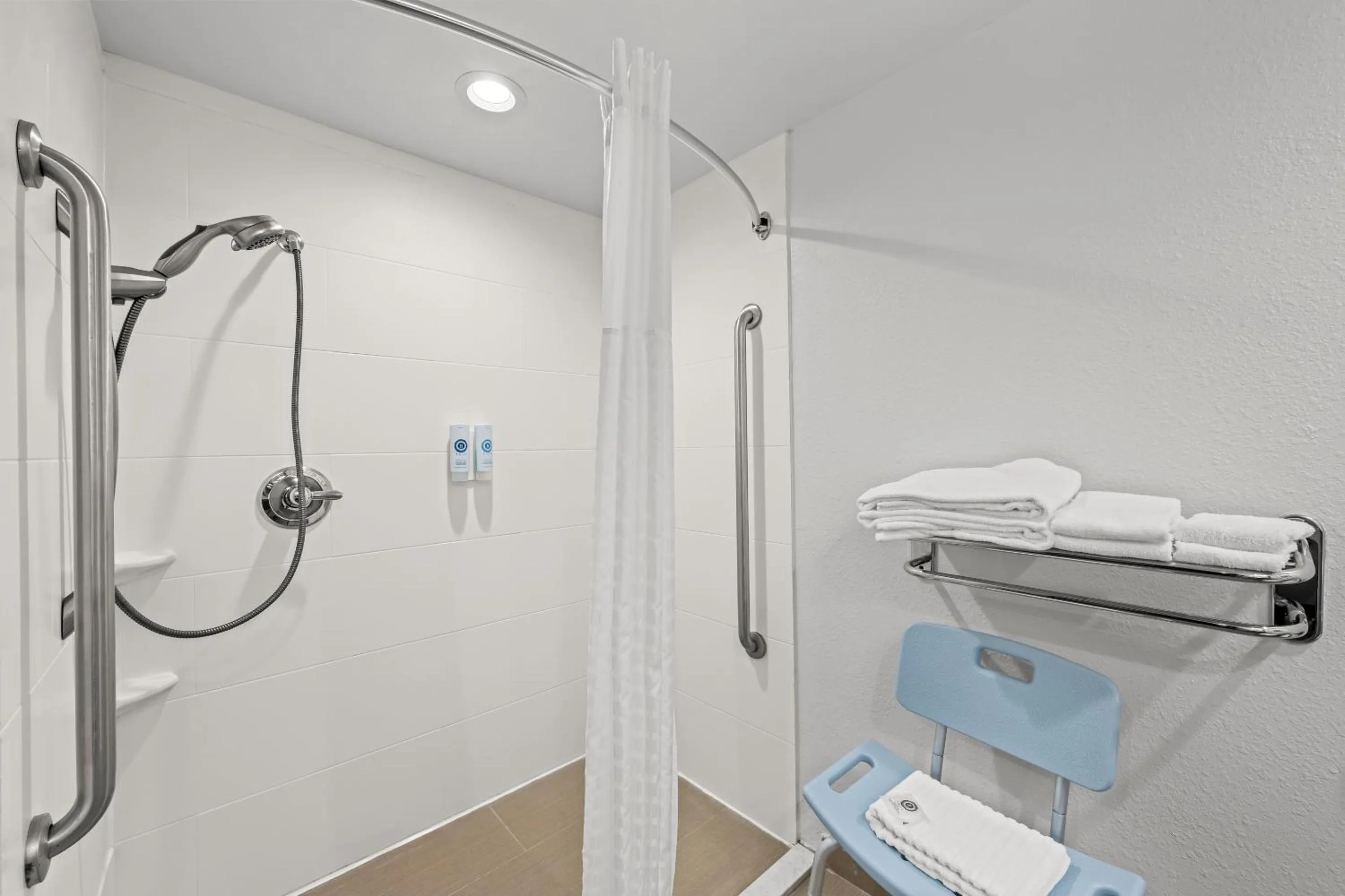 Shower in Comfort Inn & Suites Oxford South