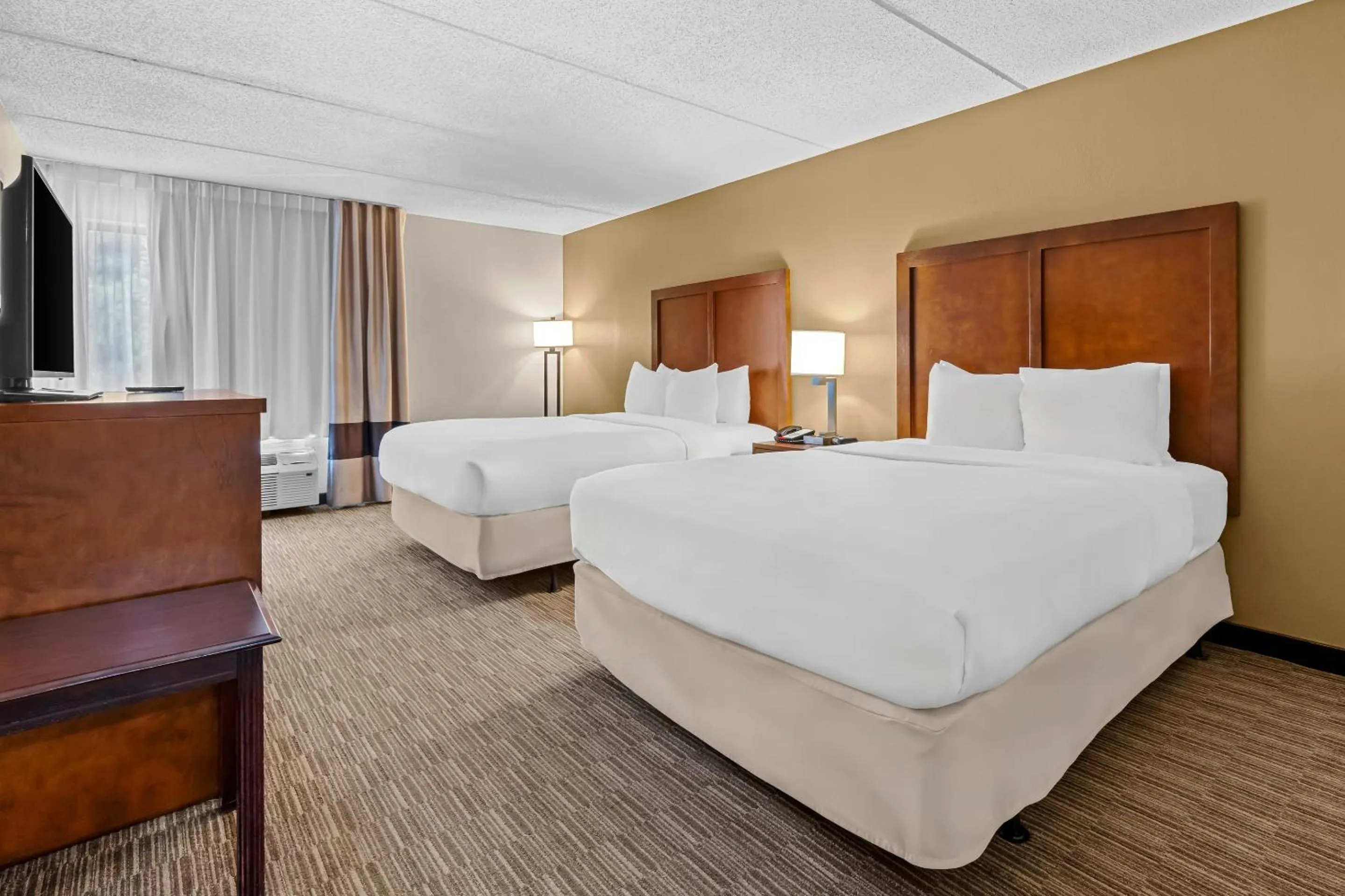 Bed in Comfort Inn & Suites Oxford South