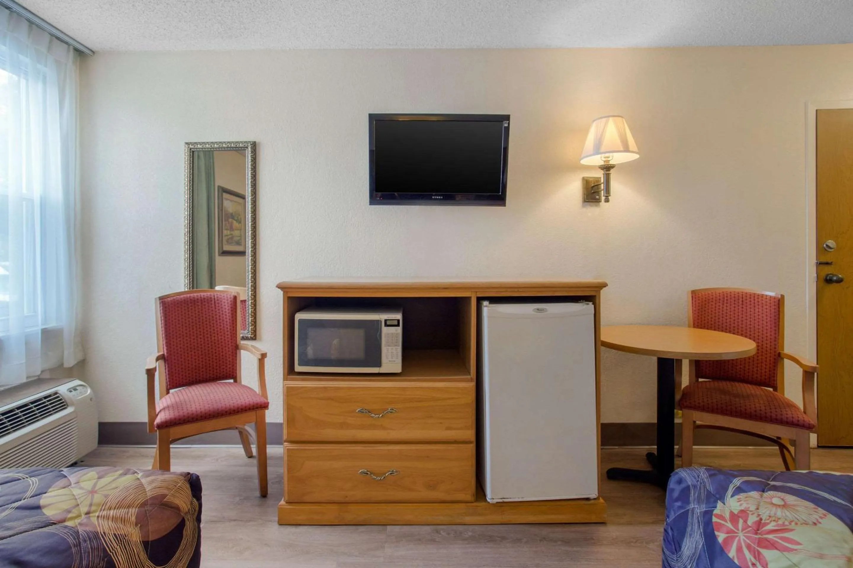 Photo of the whole room in Rodeway Inn Asheville