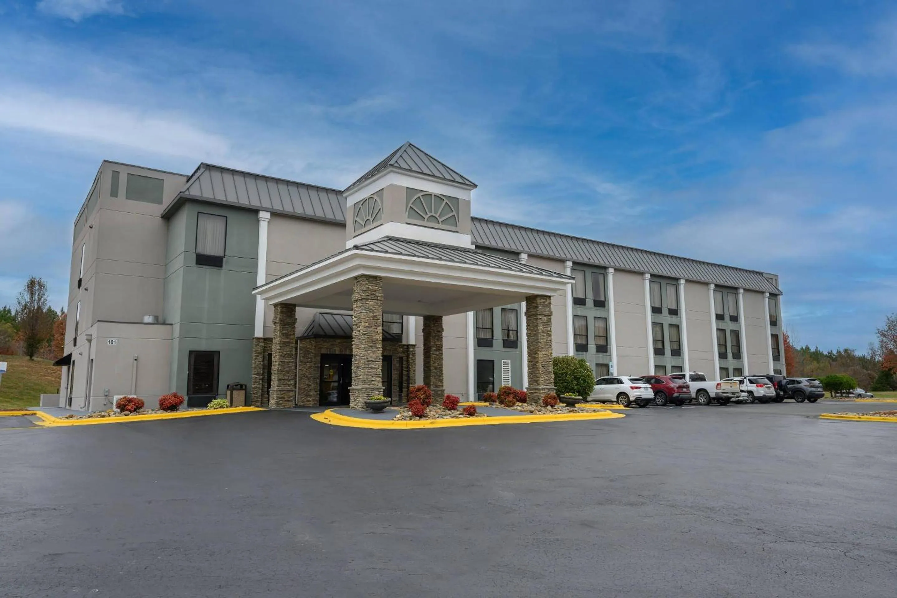Property building in Quality Inn & Suites Lexington South