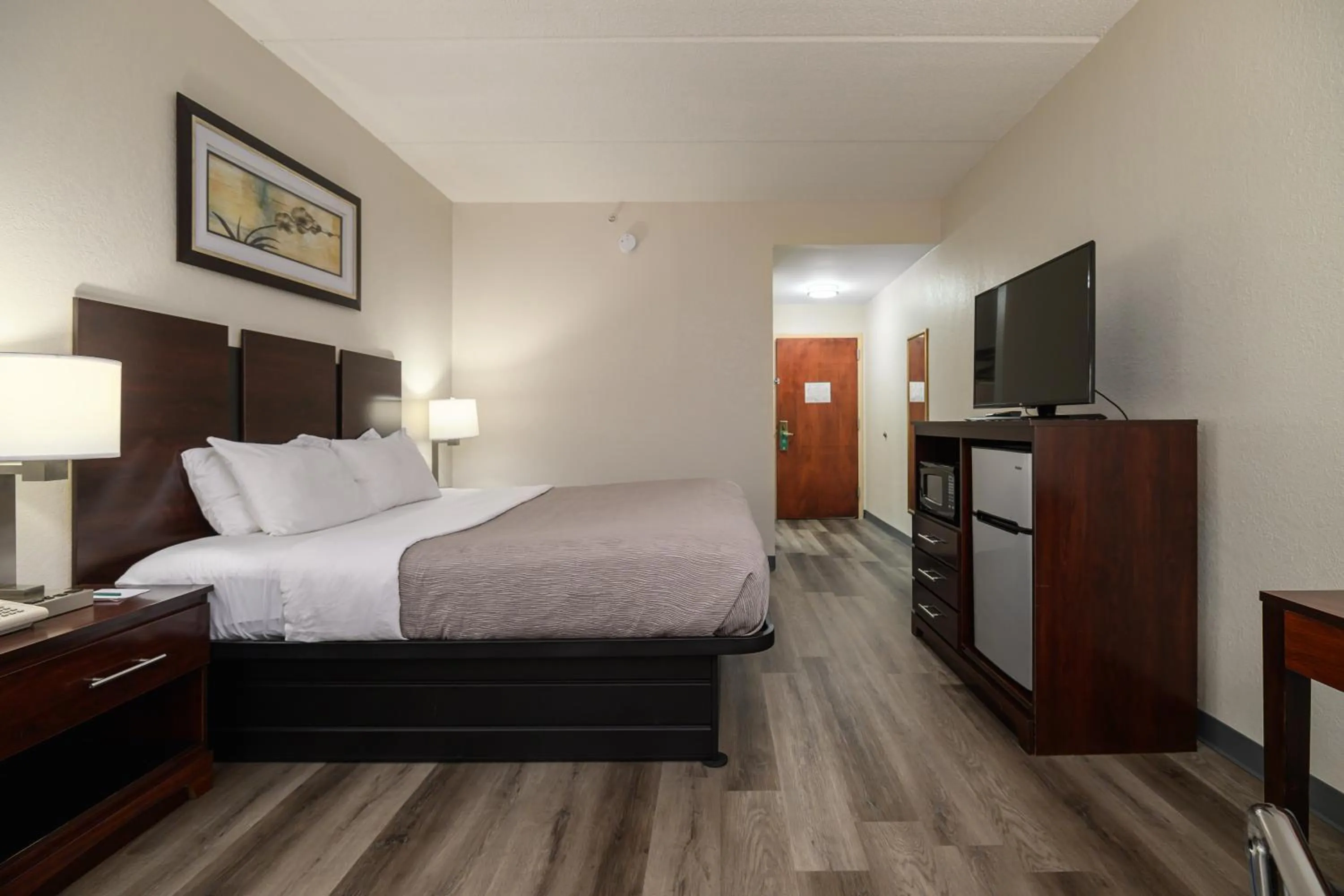 Bed in Quality Inn & Suites Lexington South