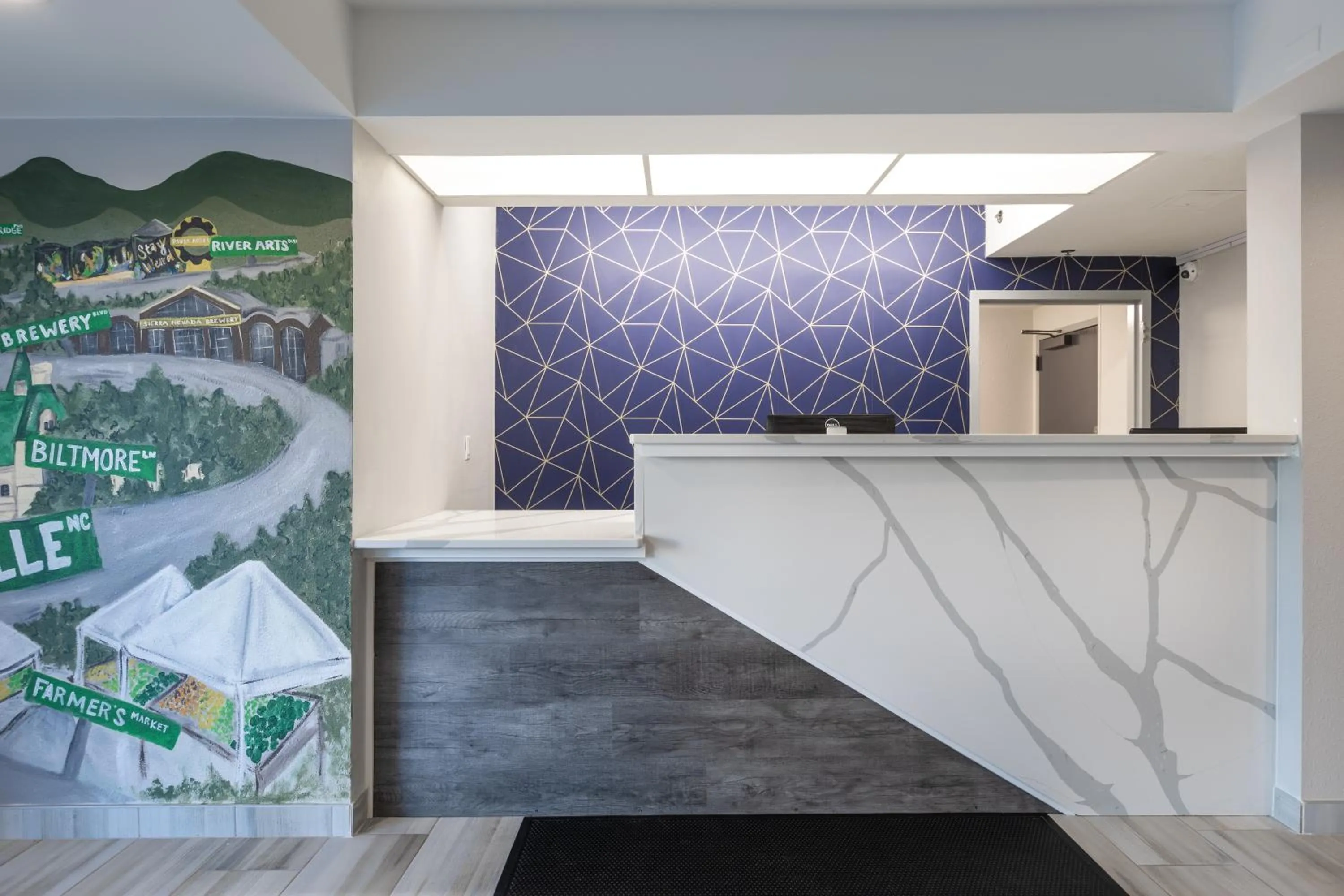 Lobby or reception in Rodeway Inn & Suites near Outlet Mall - Asheville