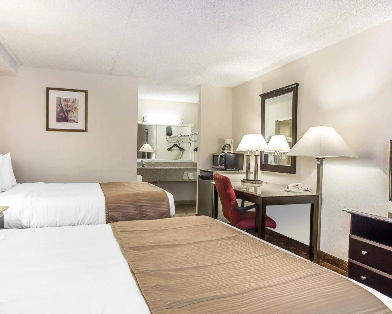 Bedroom, Bed in Quality Inn & Suites Coliseum