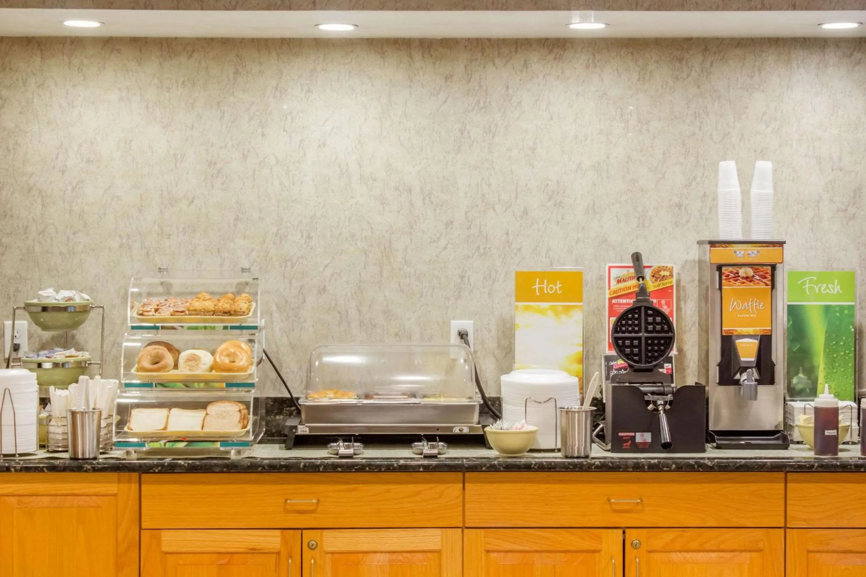 Breakfast in Econo Lodge Raleigh near Walnut Creek Amphitheatre