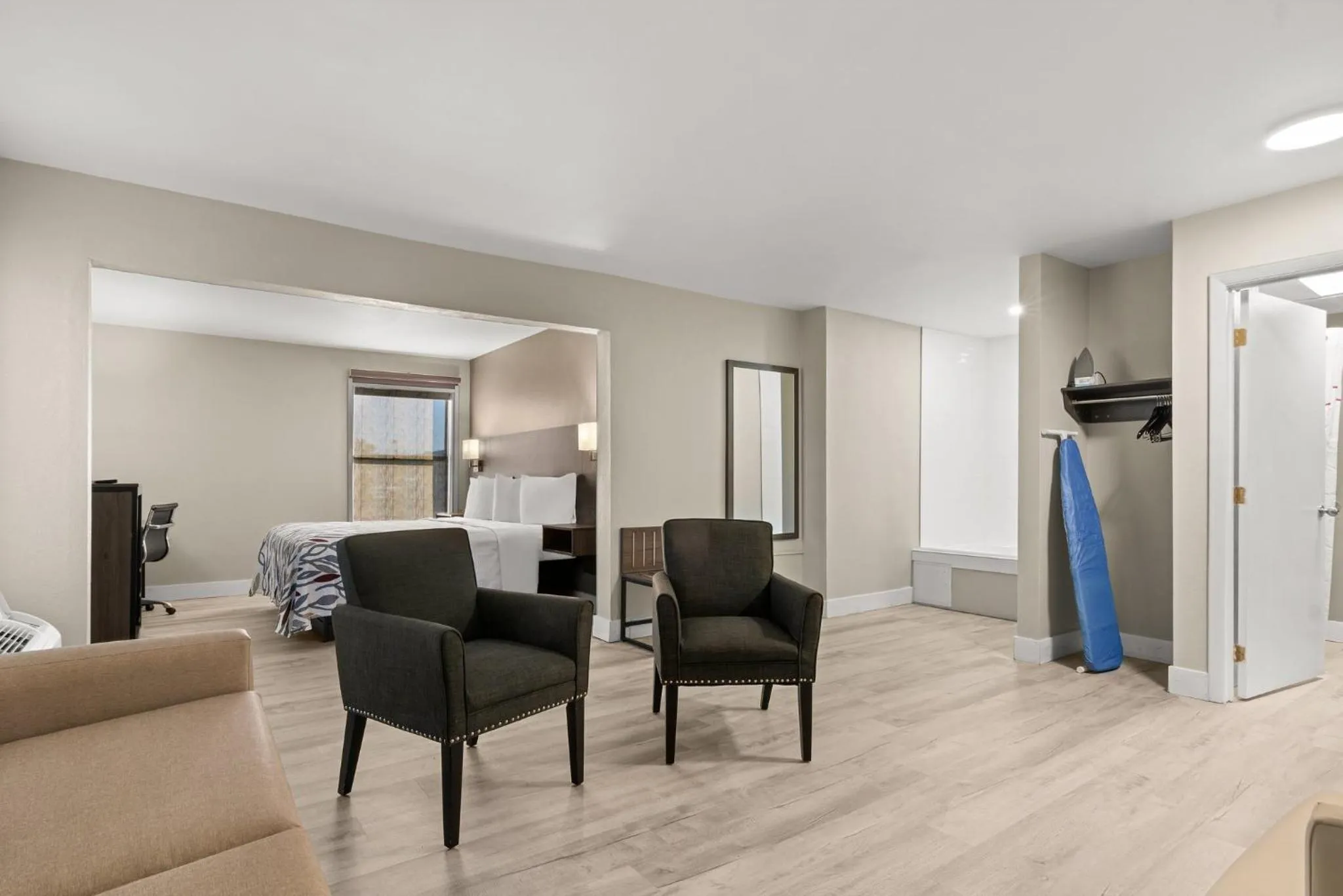 Bedroom in Red Roof Inn Washington, NC