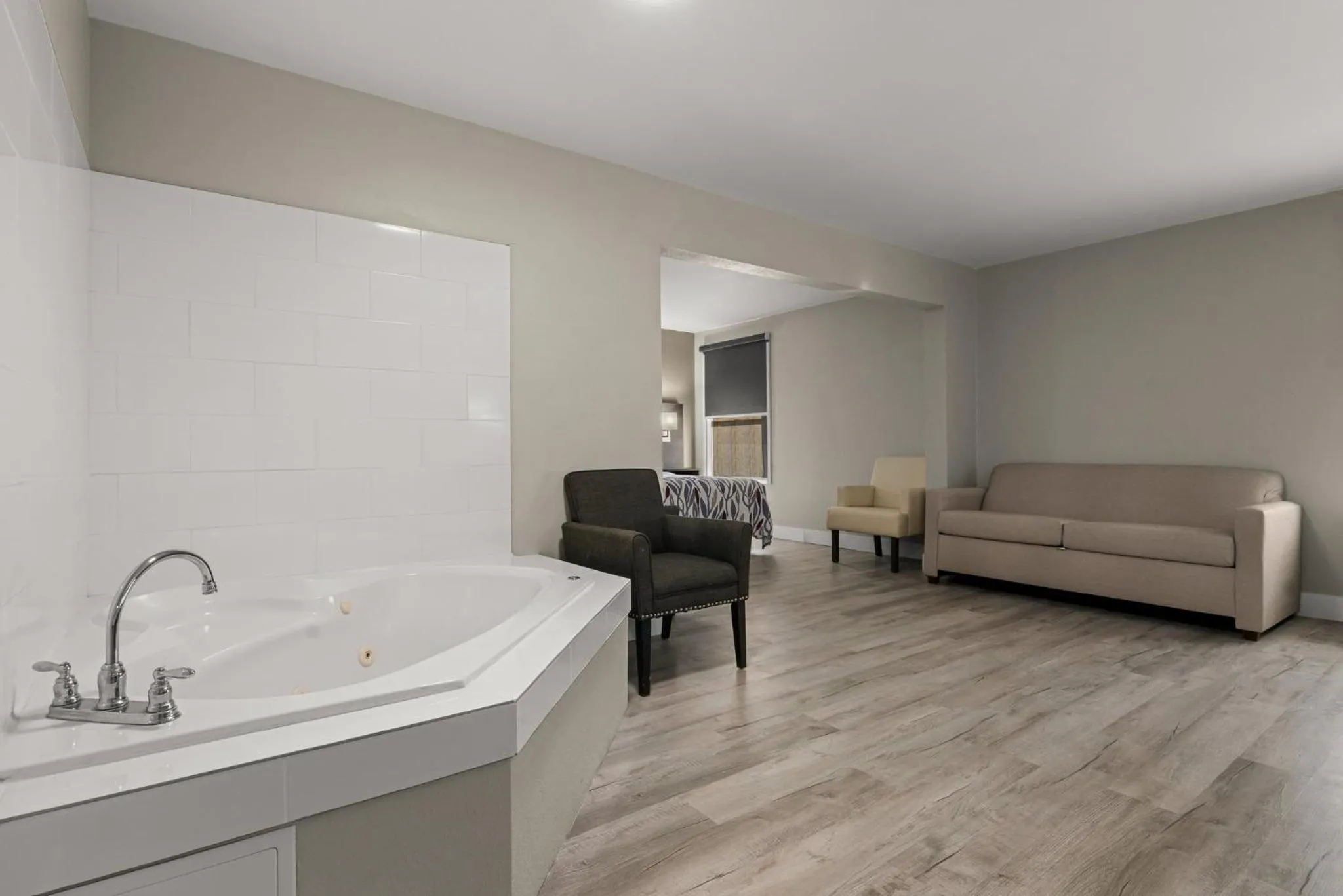 Bedroom in Red Roof Inn Washington, NC