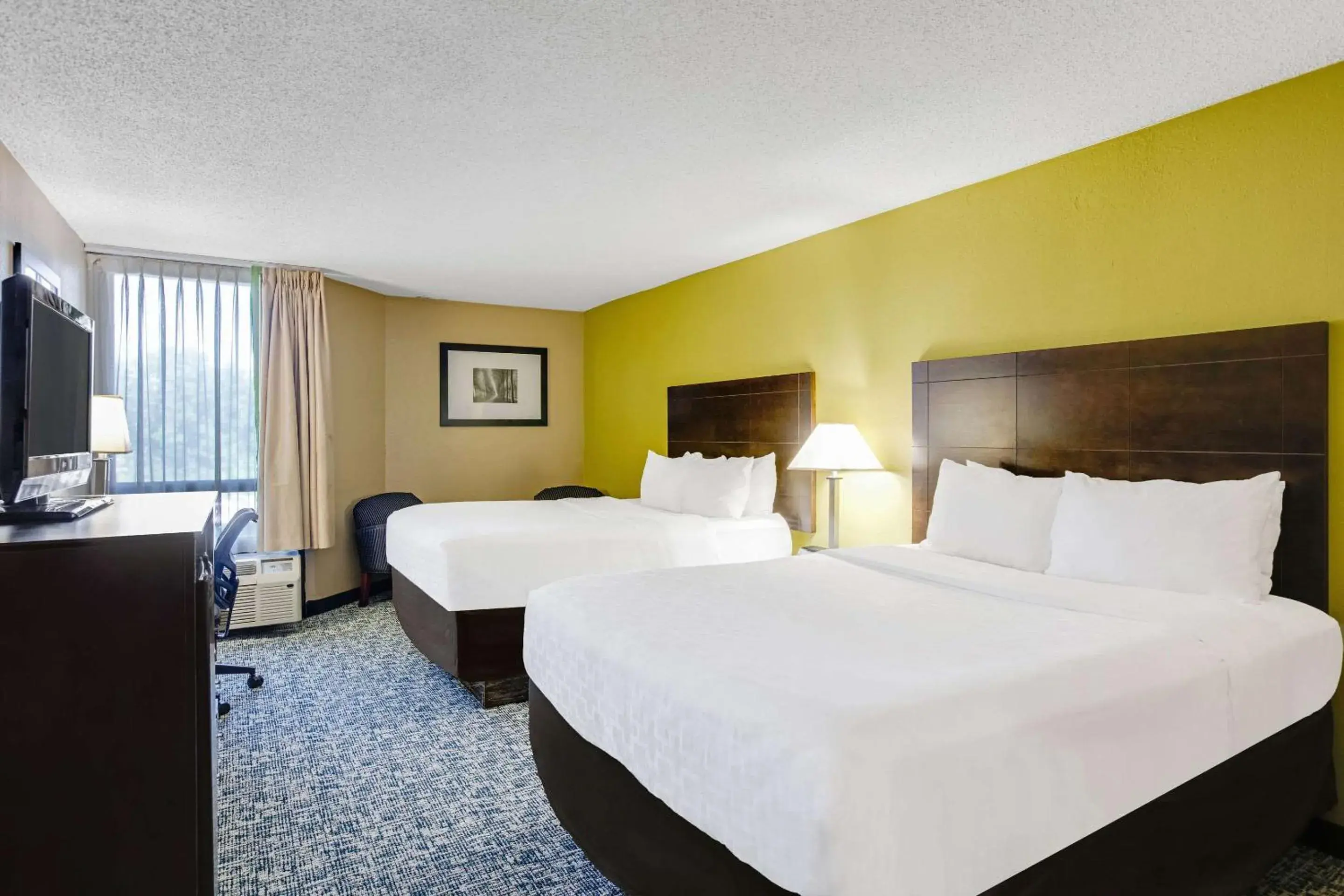Queen Room with Two Queen Beds - Non-Smoking in Clarion Inn Asheville Airport Queen Room with Two Queen Beds - Non-Smoking in Clarion Inn Asheville Airport