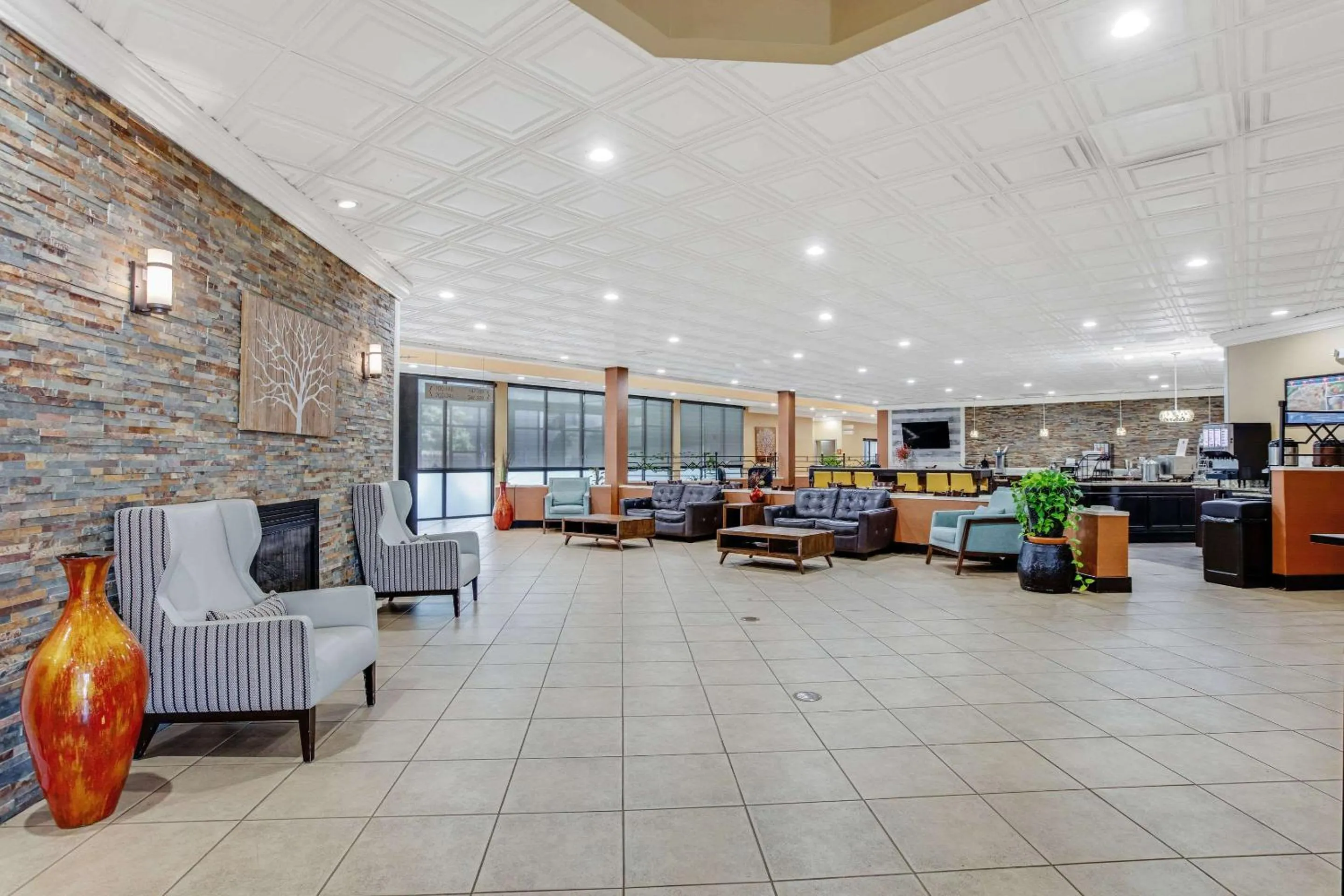Lobby or reception in Clarion Inn Asheville Airport