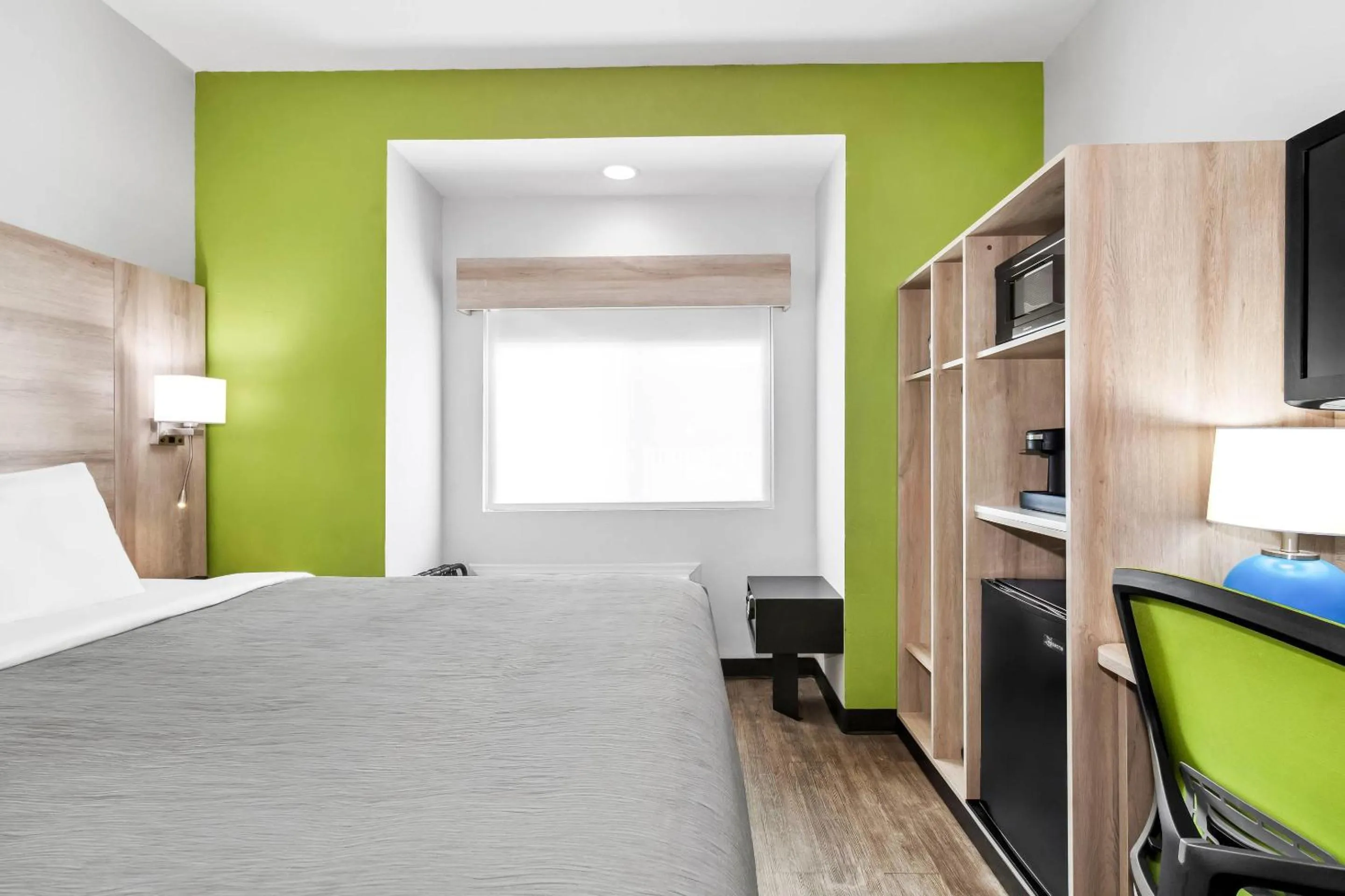 Bedroom, Bed in Quality Inn Shallotte near Ocean Isle Beach