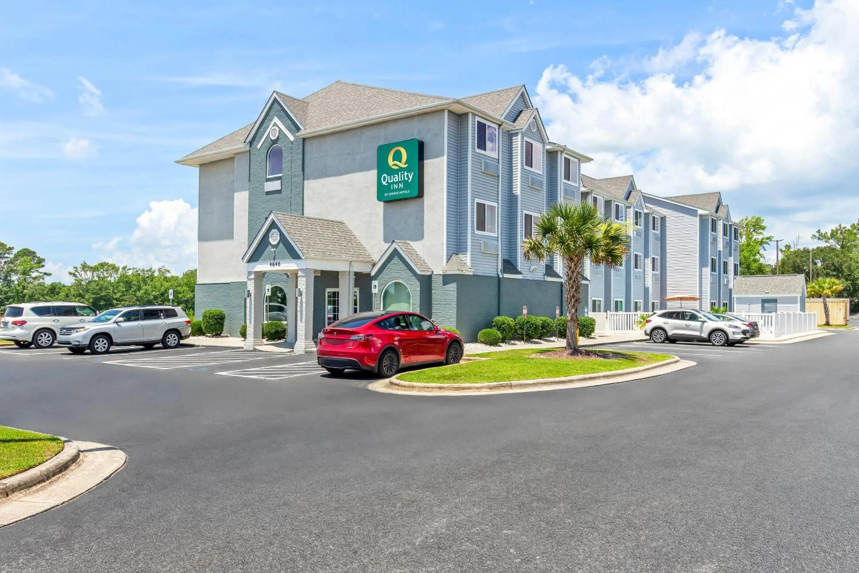 Property building in Quality Inn Shallotte near Ocean Isle Beach