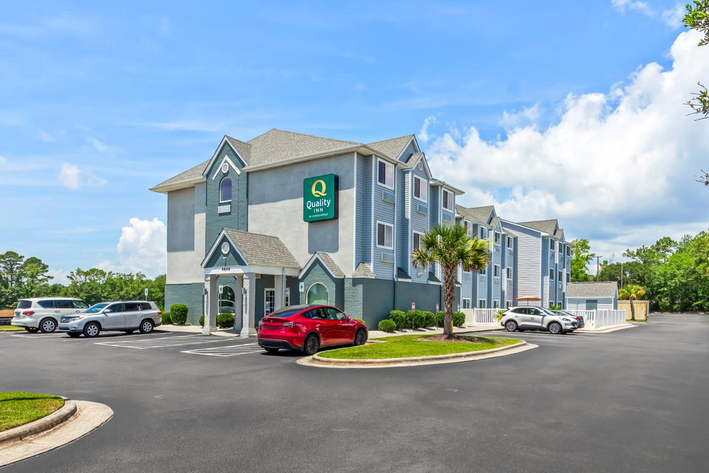 Property building in Quality Inn Shallotte near Ocean Isle Beach