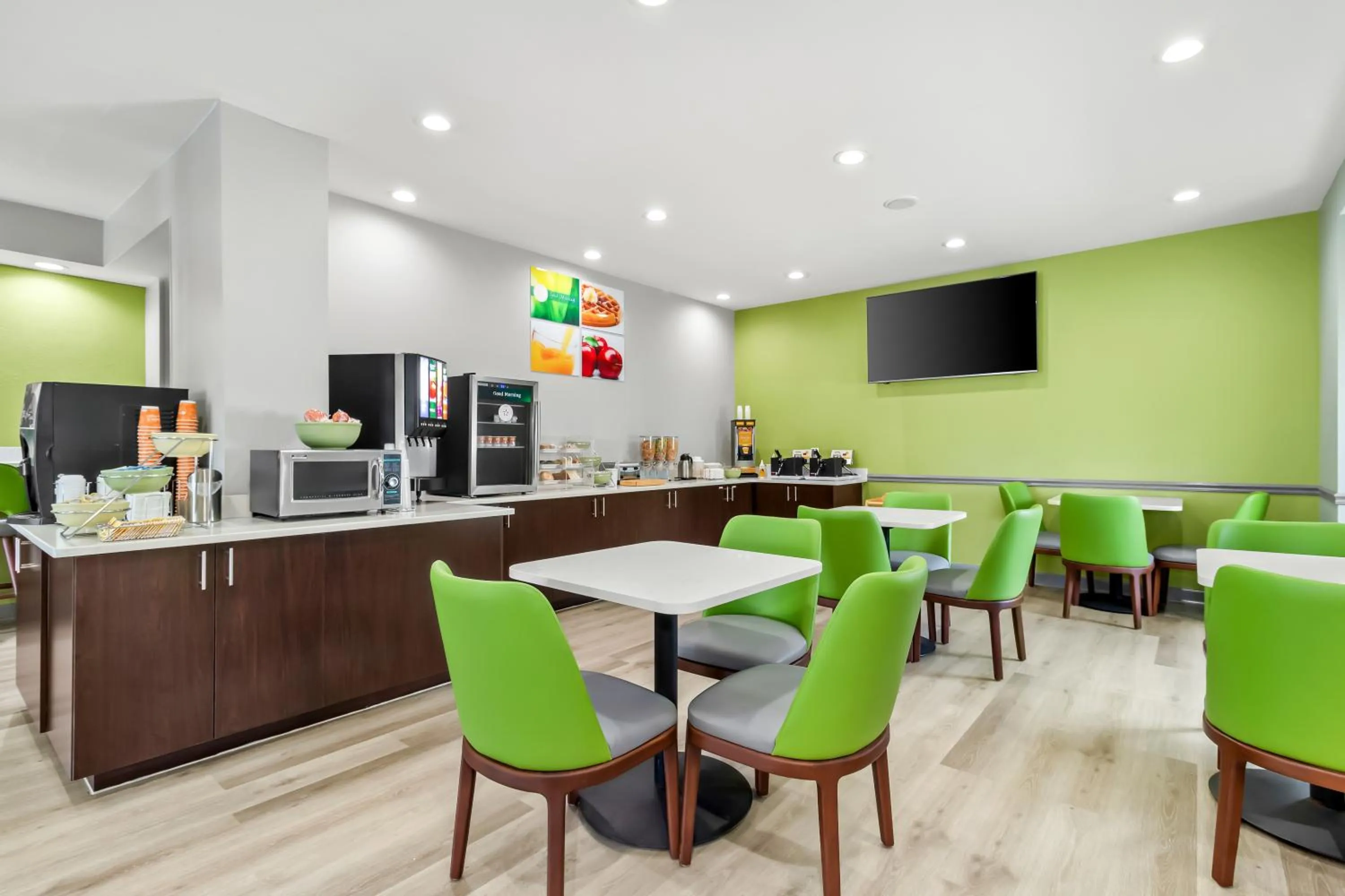 Continental breakfast in Quality Inn Shallotte near Ocean Isle Beach