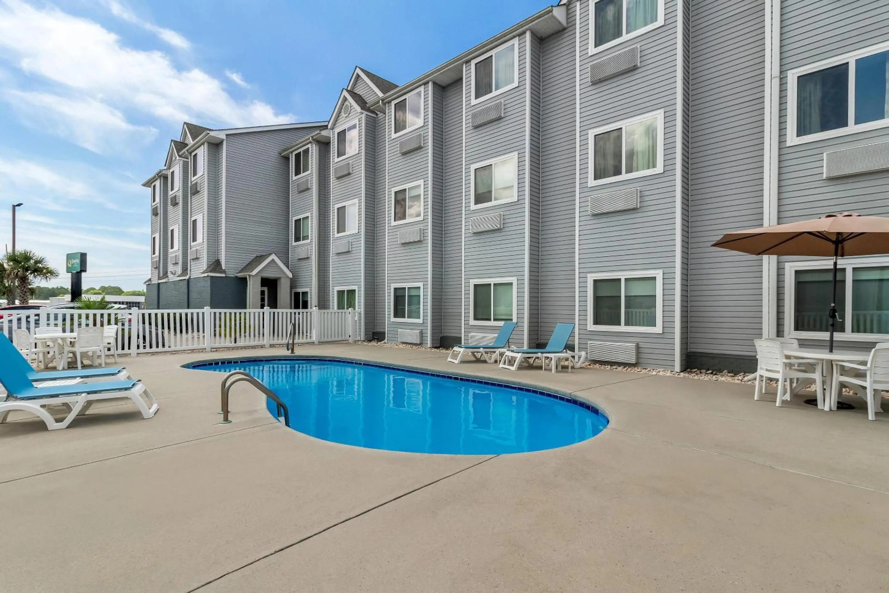 Swimming pool in Quality Inn Shallotte near Ocean Isle Beach