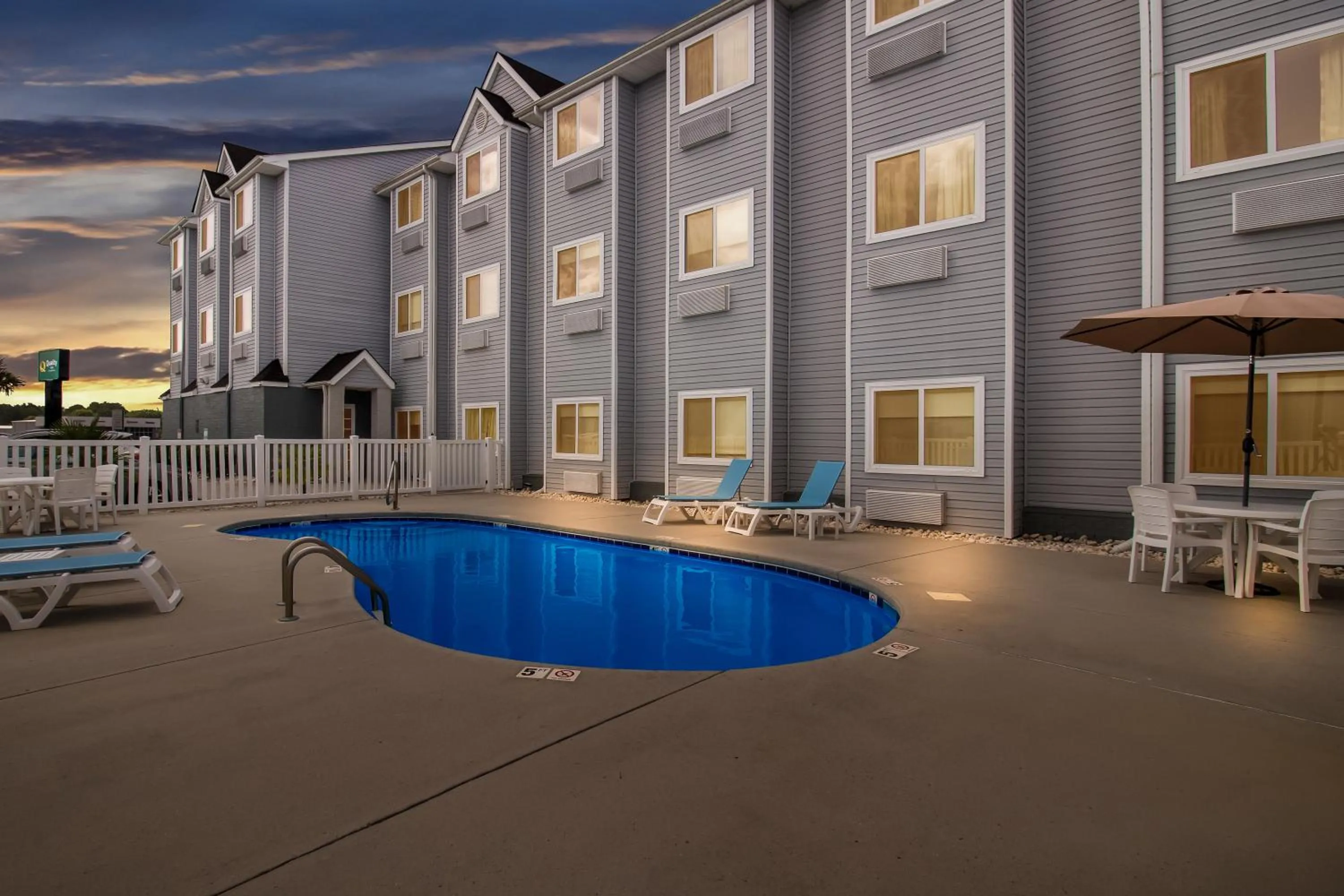 Swimming pool in Quality Inn Shallotte near Ocean Isle Beach