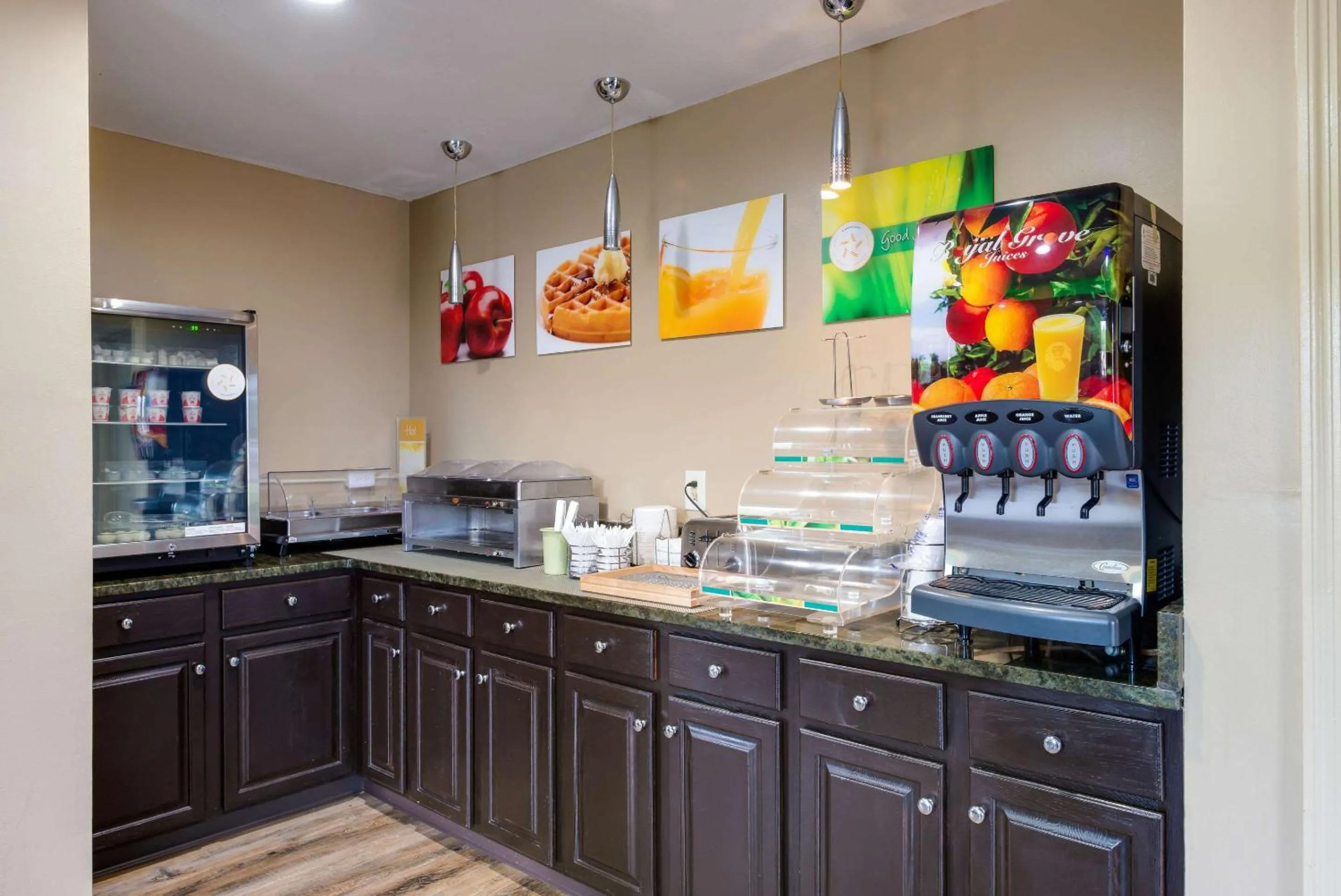 Breakfast in Quality Inn & Suites Rockingham