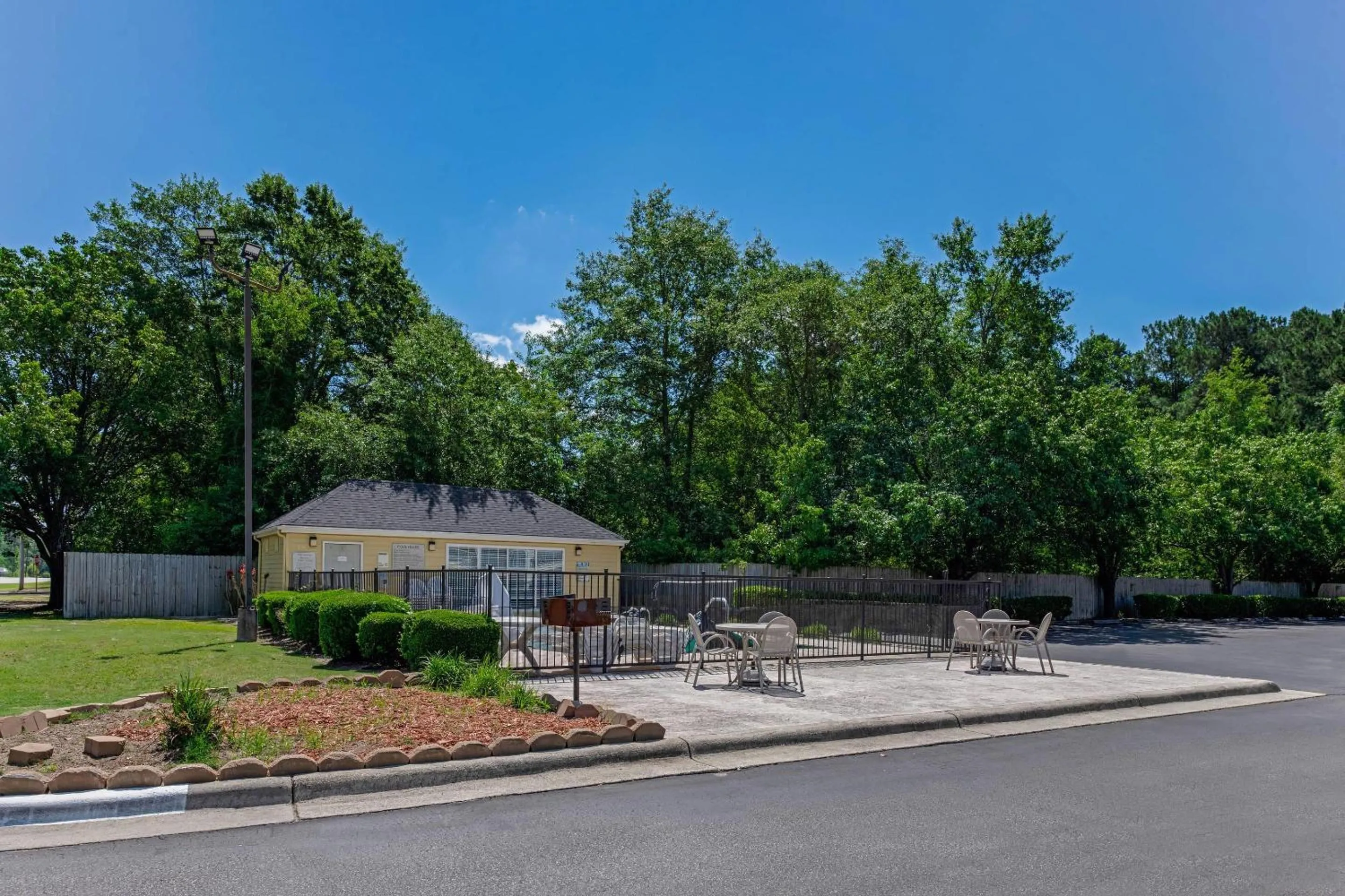 Swimming pool in Quality Inn Laurinburg