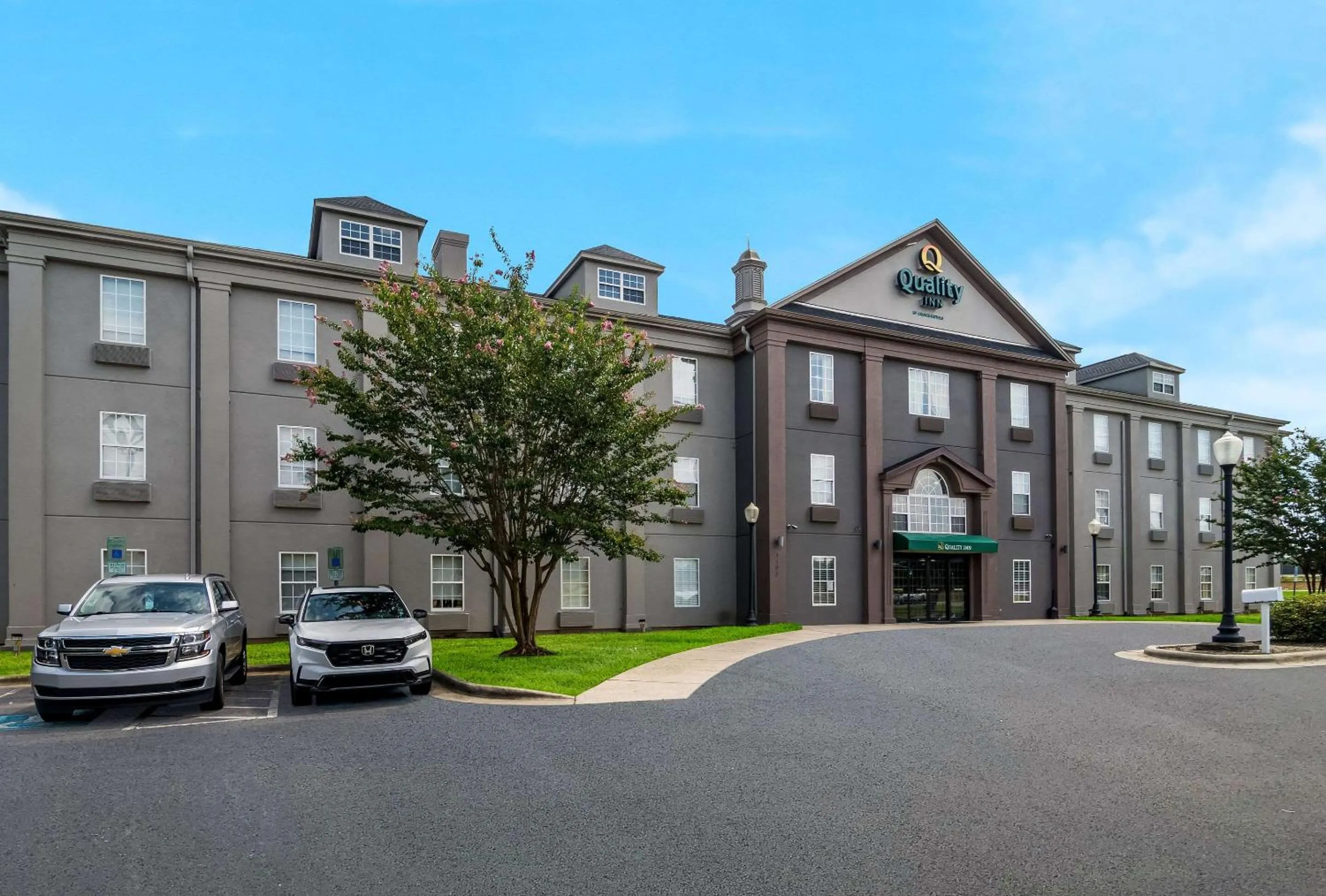Property building in Quality Inn Goldsboro