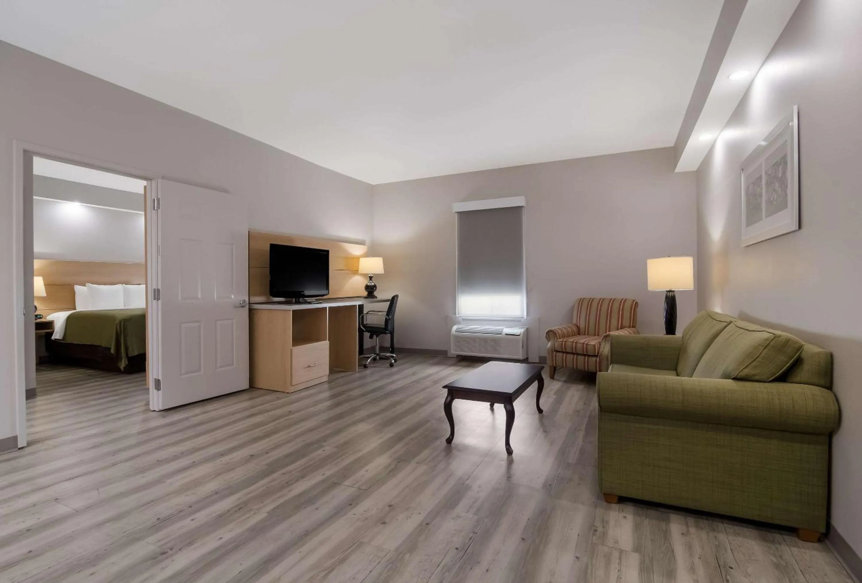 Bed in Quality Inn Goldsboro