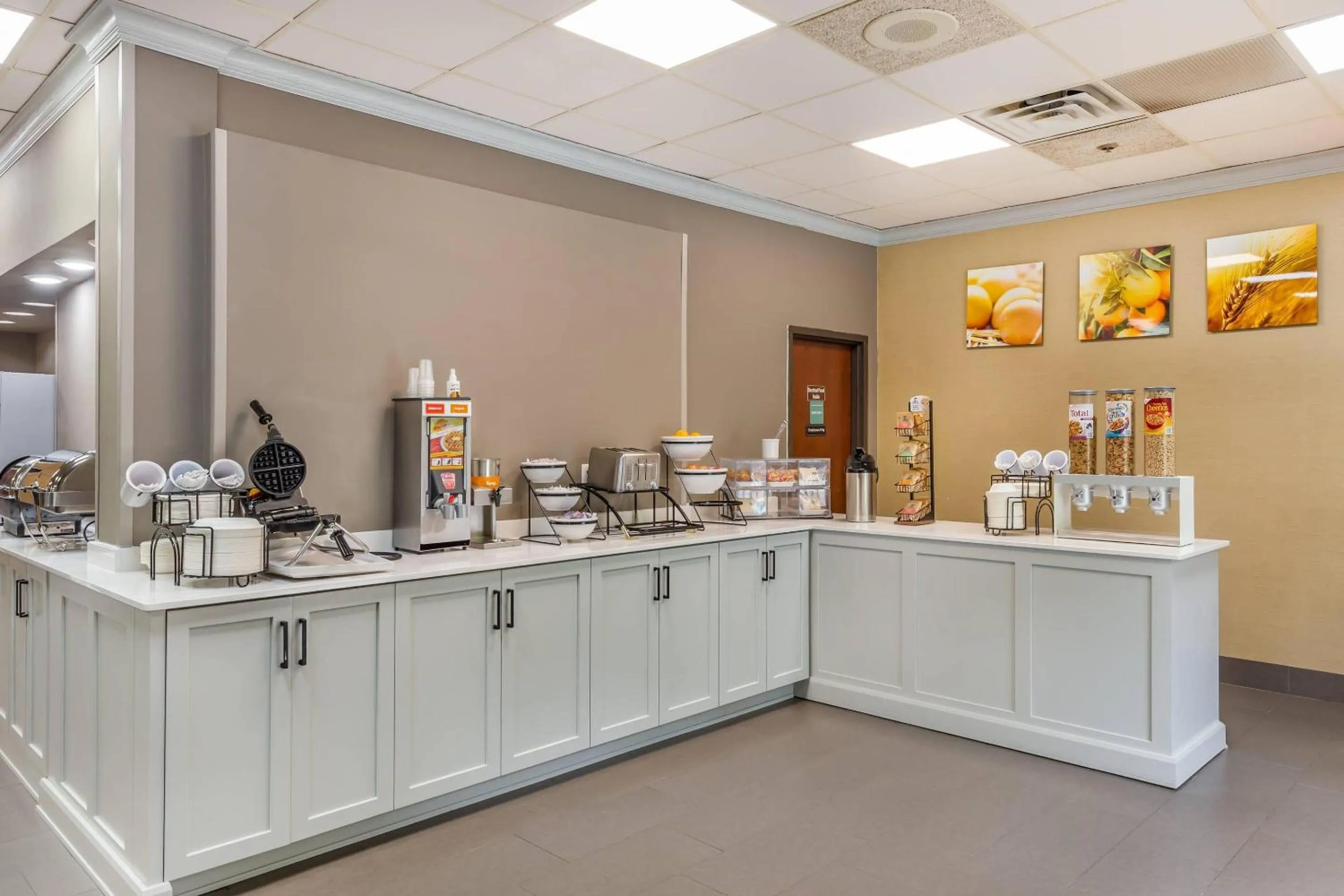 Breakfast in Comfort Inn Pinehurst - Southern Pines