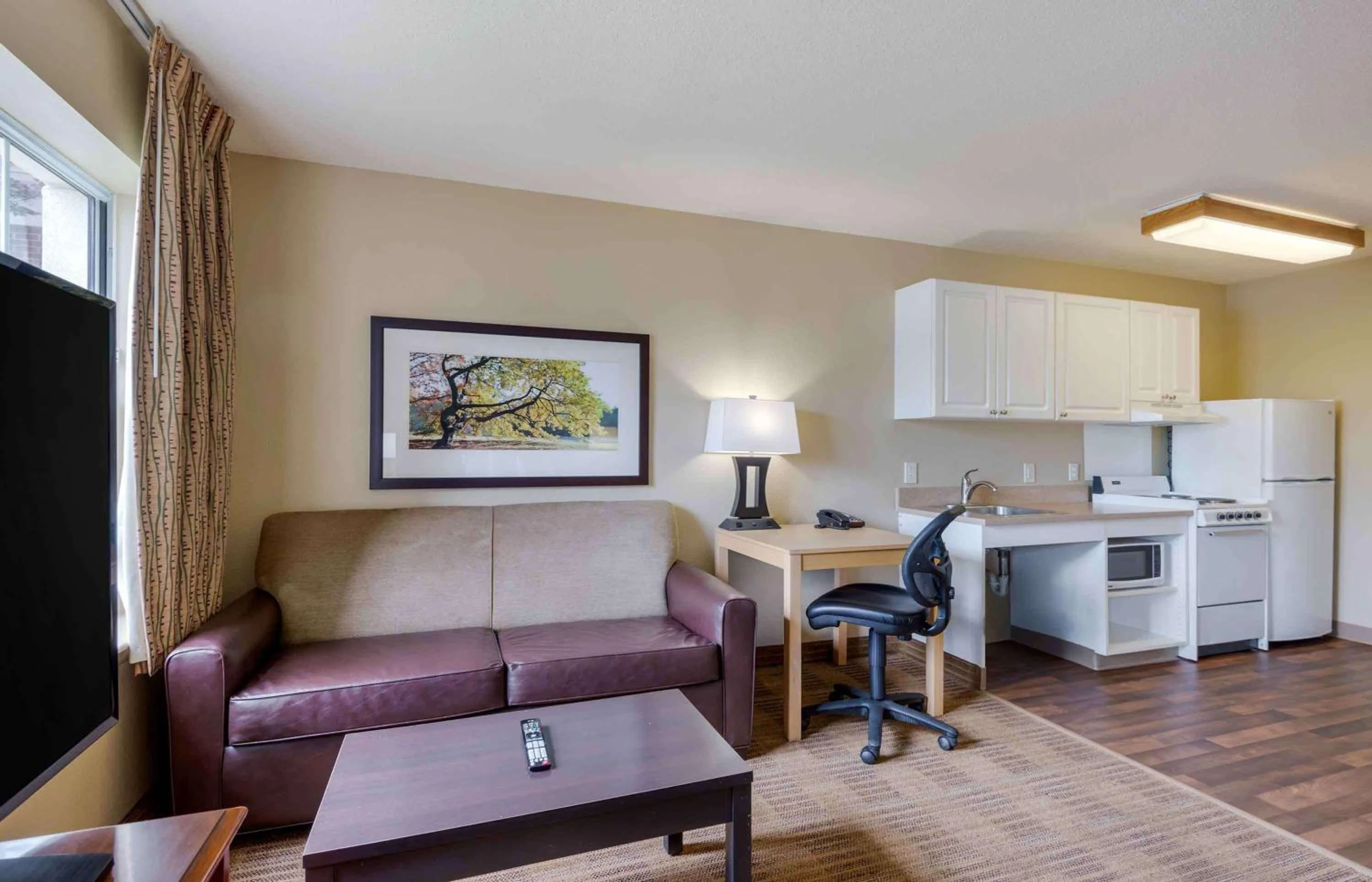 Bedroom in Extended Stay America Suites - Greensboro - Airport