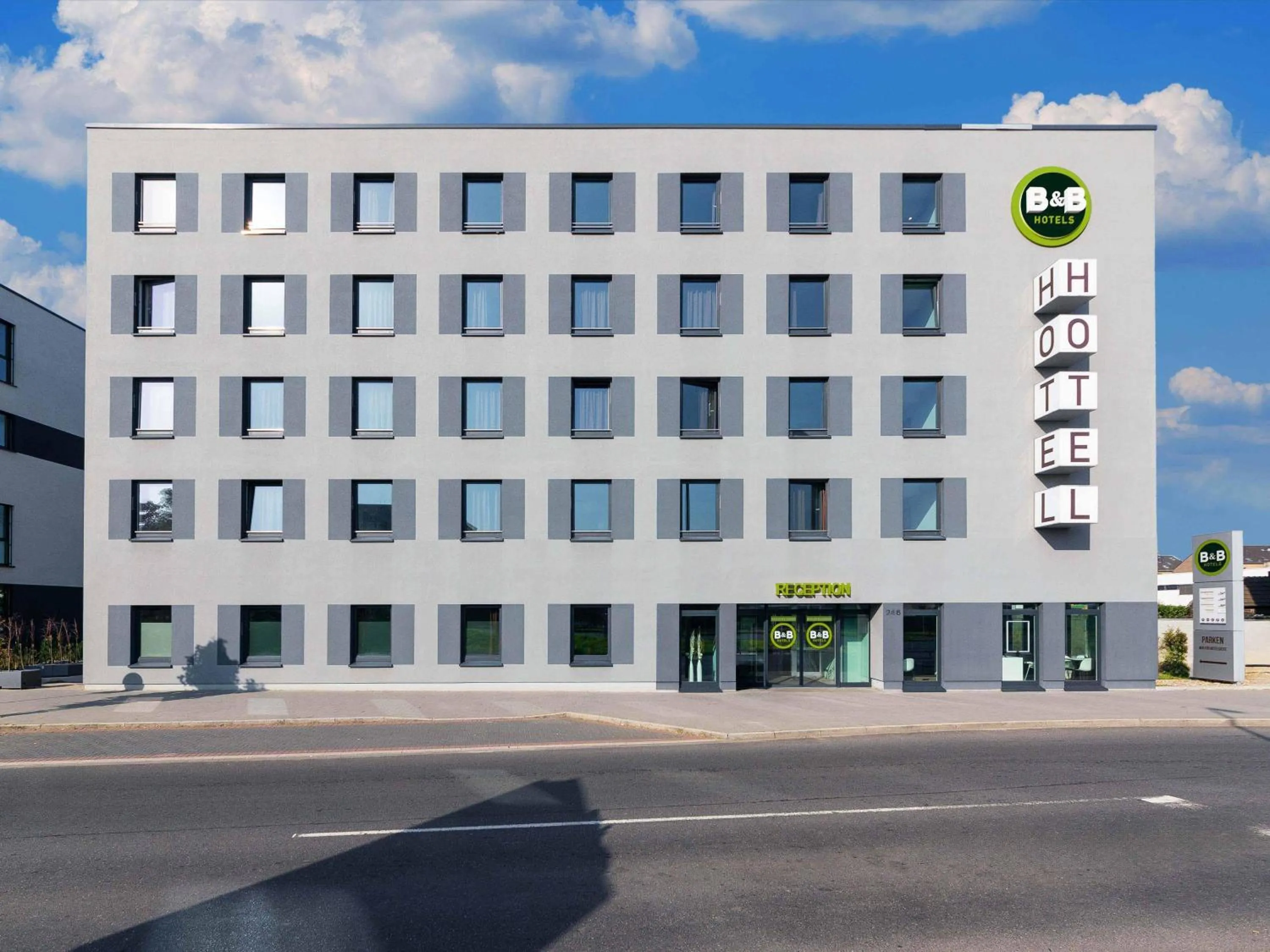 Property building in B&B Hotel Neuss