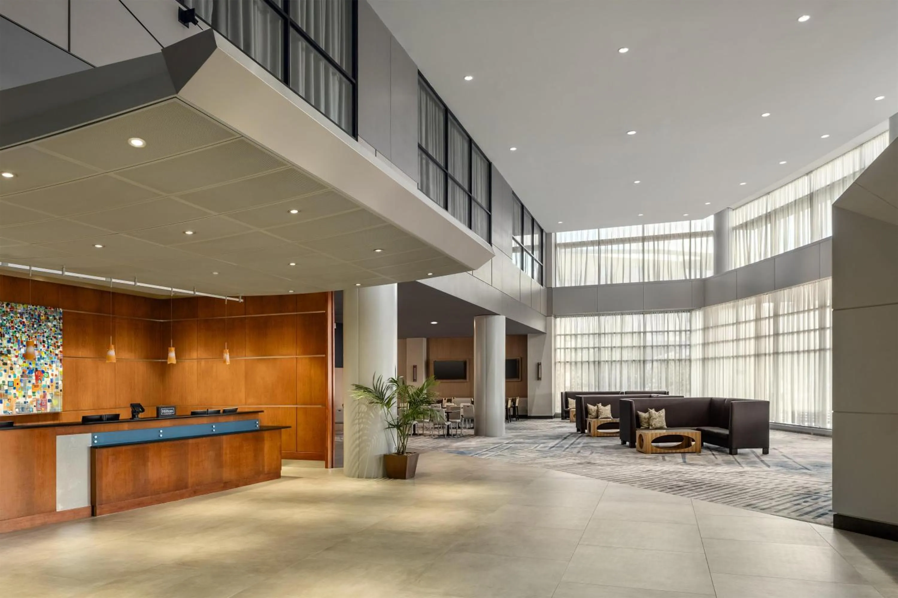 Lobby or reception in Hilton Baltimore BWI Airport