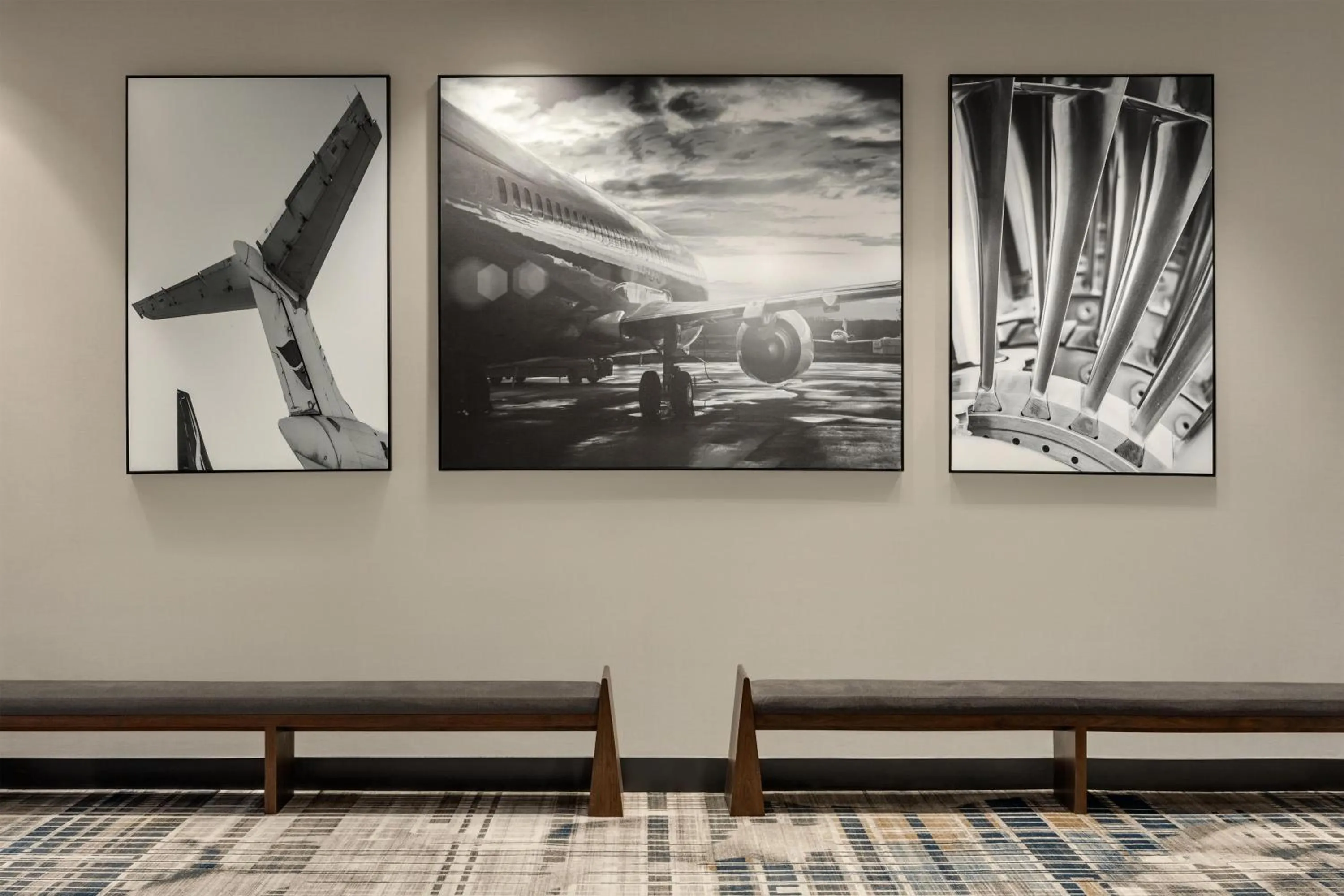 Lobby or reception in Hilton Baltimore BWI Airport